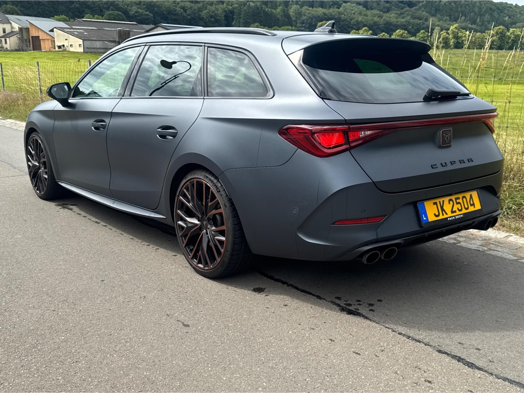 Cupra Leon 2.0 TSI de 310 ch Performance 4Drive (2021) - Photo 2