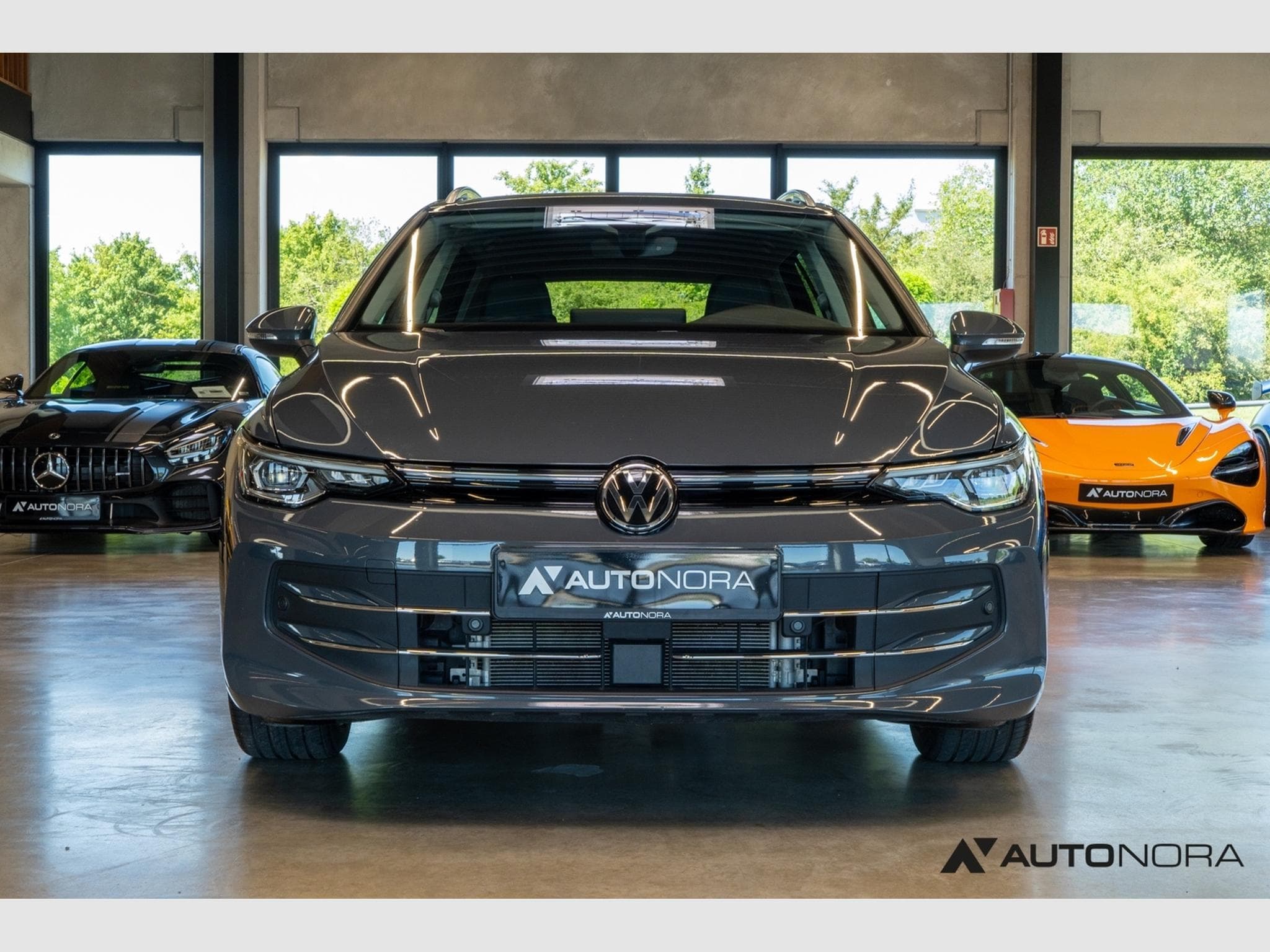 VW Golf VIII 1.5 eTSI Style Variant (2024) - Photo 10