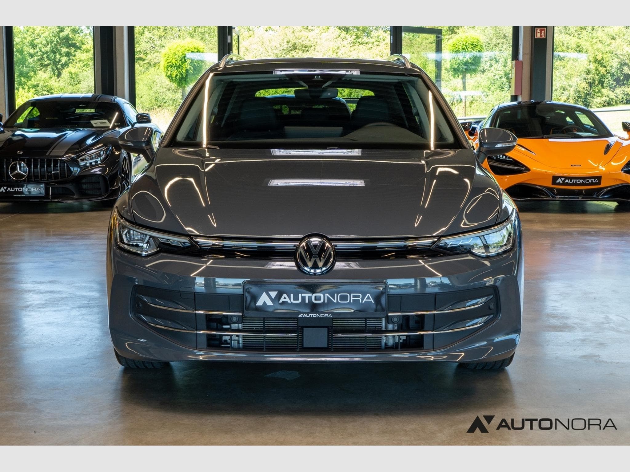 VW Golf VIII 1.5 eTSI Style Variant (2024) - Photo 5