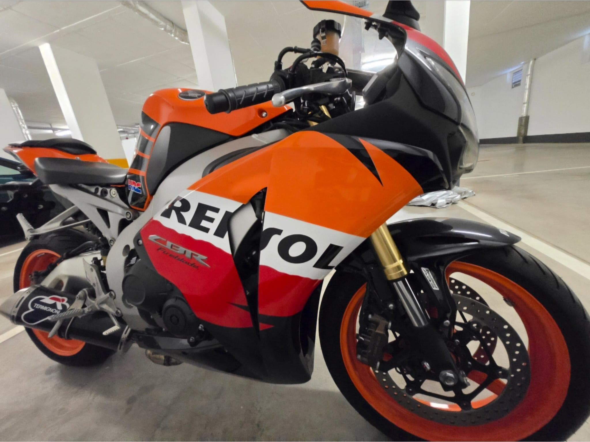 Honda CBR Repsol (2009) - Photo 2