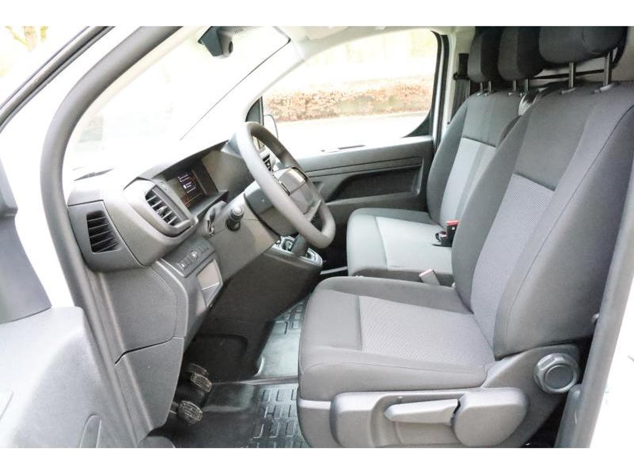 Fiat Scudo 144 L3 eCall Temp HFT180° PDC NSW 3S (2025) - Photo 14
