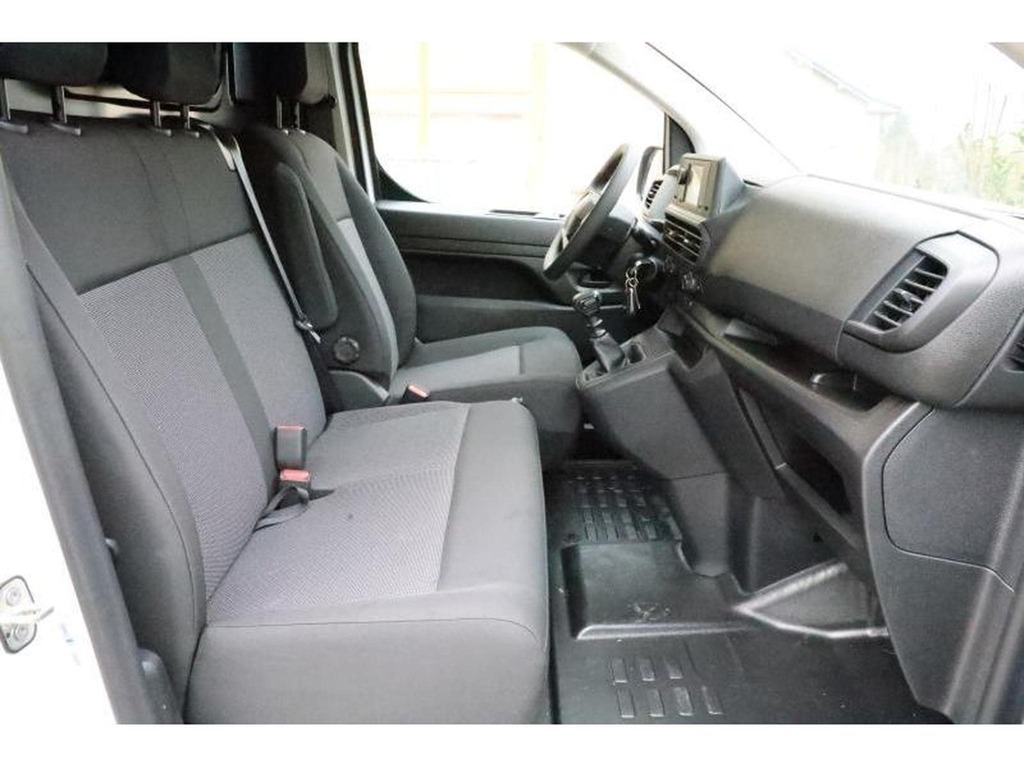 Fiat Scudo 144 L3 eCall Temp HFT180° PDC NSW 3S (2025) - Photo 17