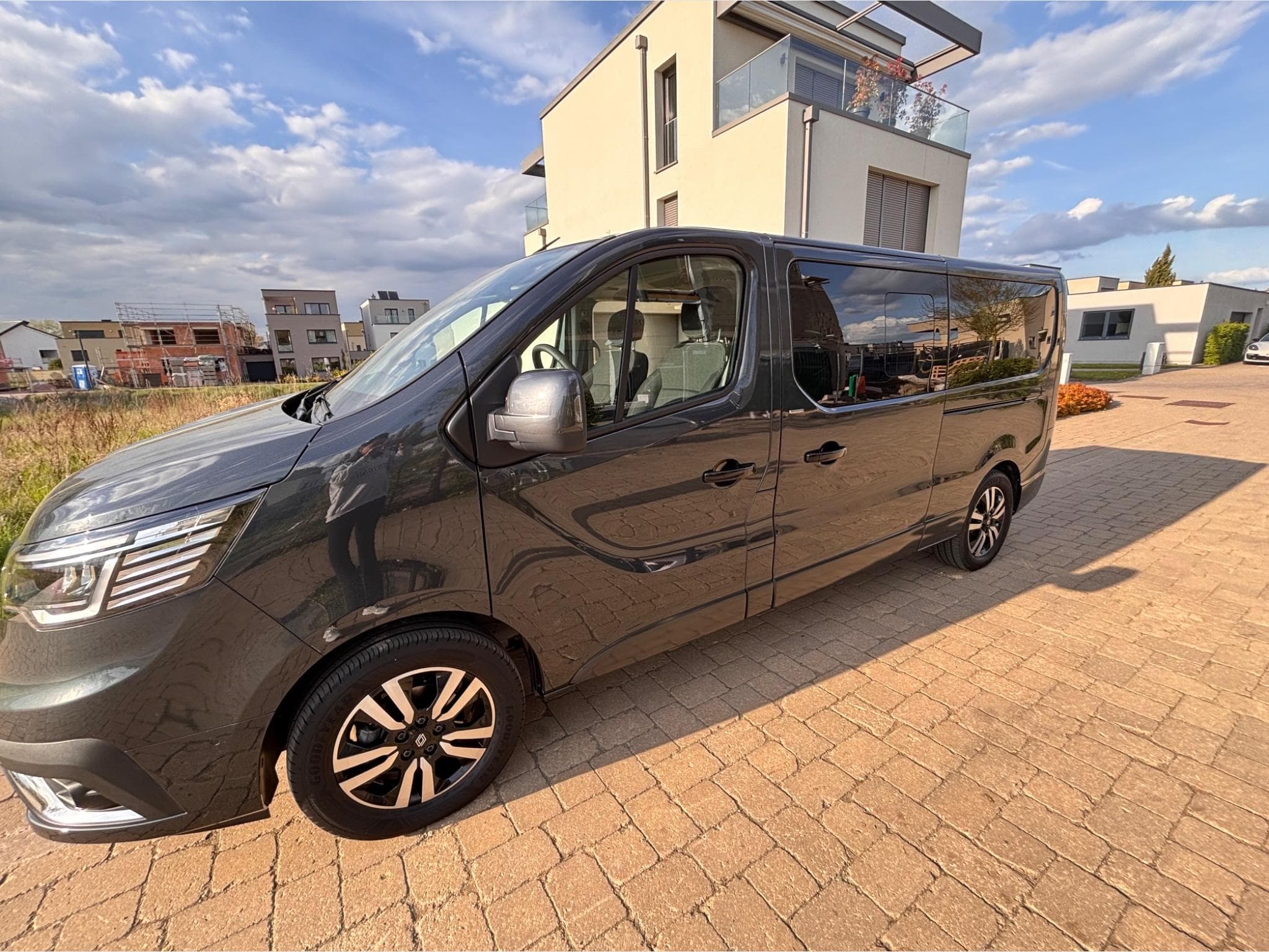 Renault Trafic Trafic 2.0 DCI 170 EDC Grand Passenger (2025) - Photo 1