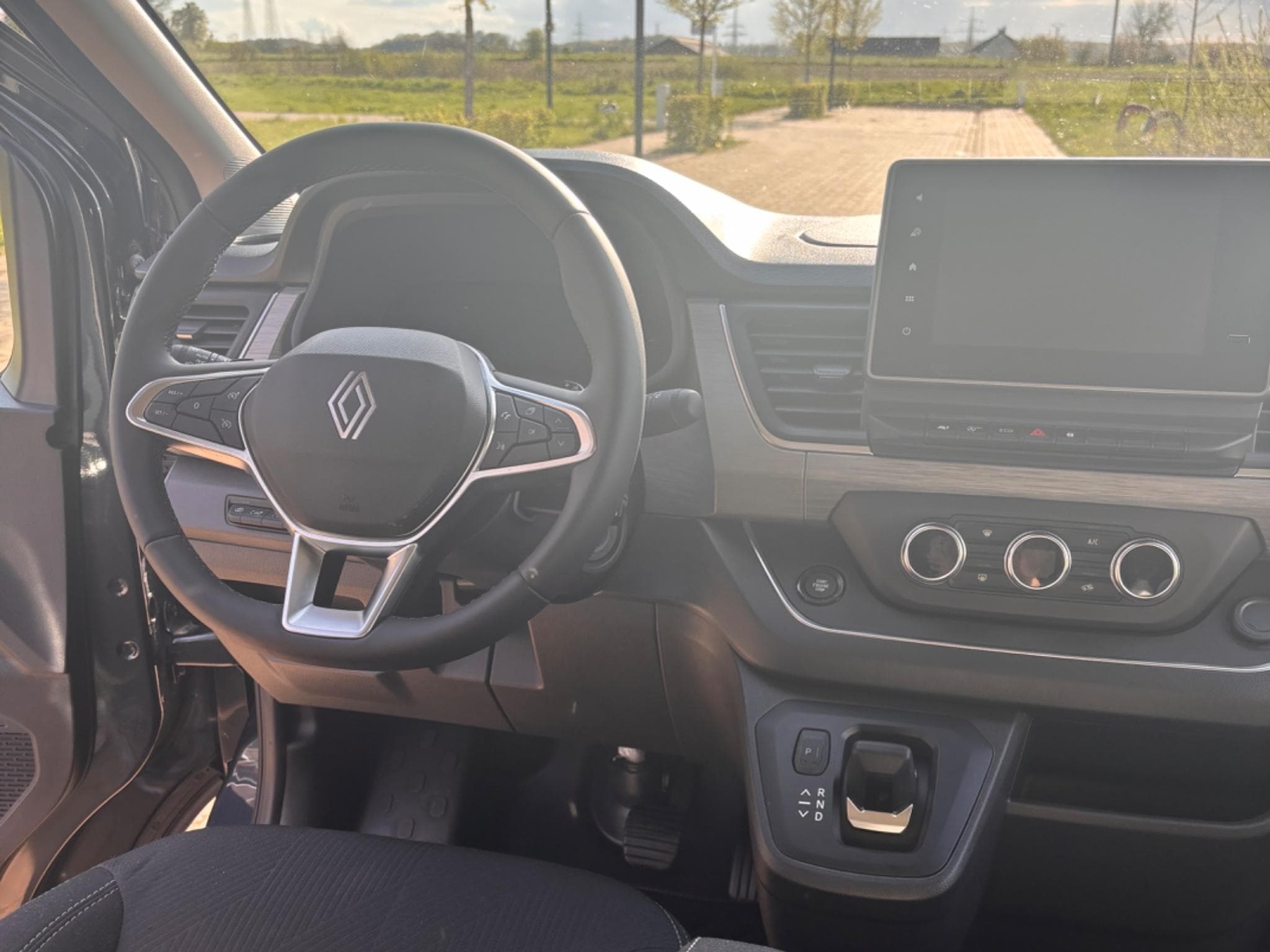 Renault Trafic Trafic 2.0 DCI 170 EDC Grand Passenger (2025) - Photo 10