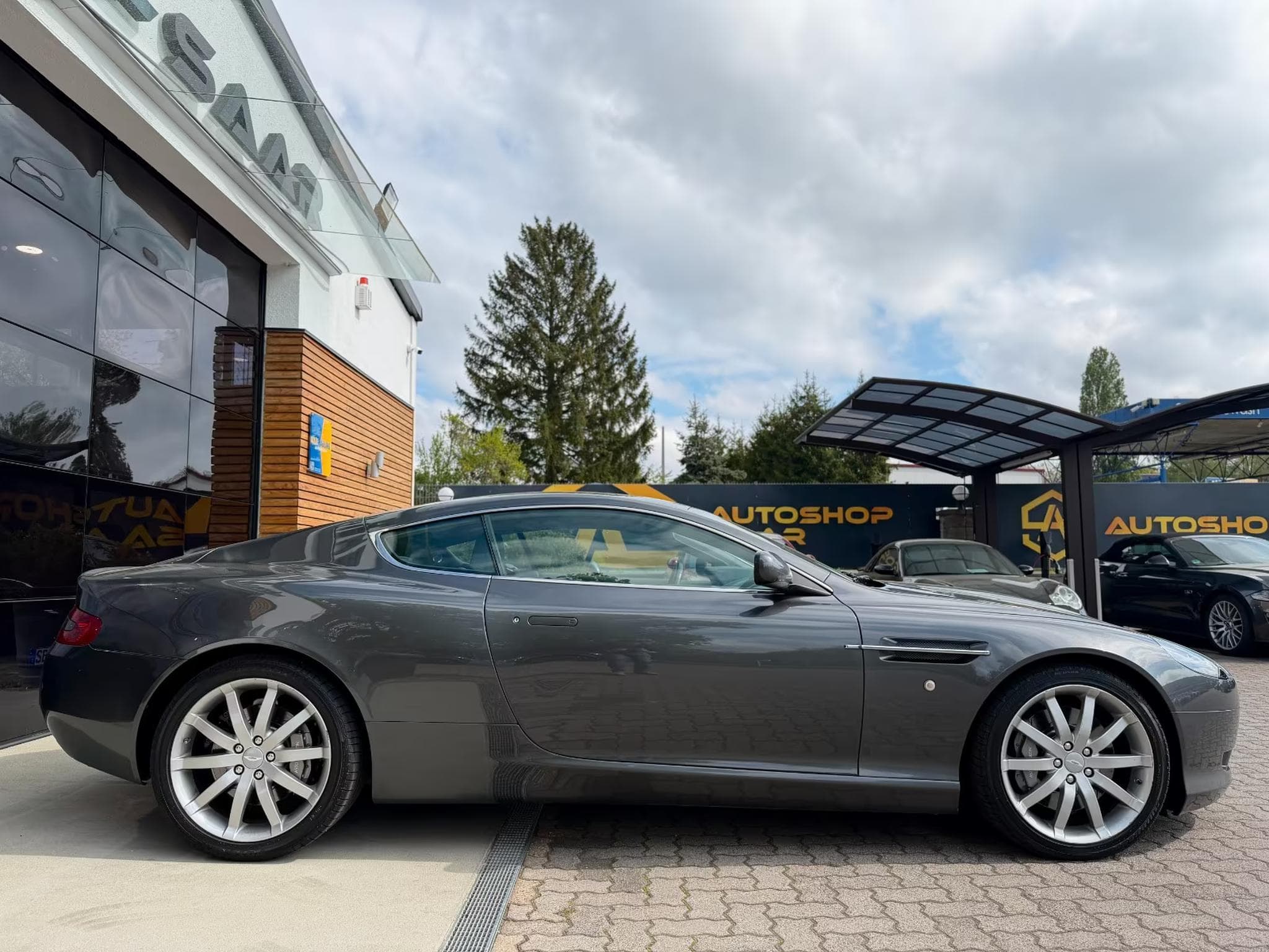 Aston-Martin DB9 5.9 Touchtronic V 12 (2005) - Photo 6
