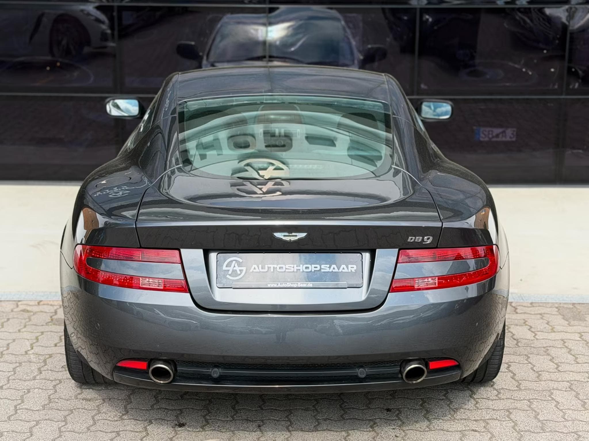 Aston-Martin DB9 5.9 Touchtronic V 12 (2005) - Photo 4