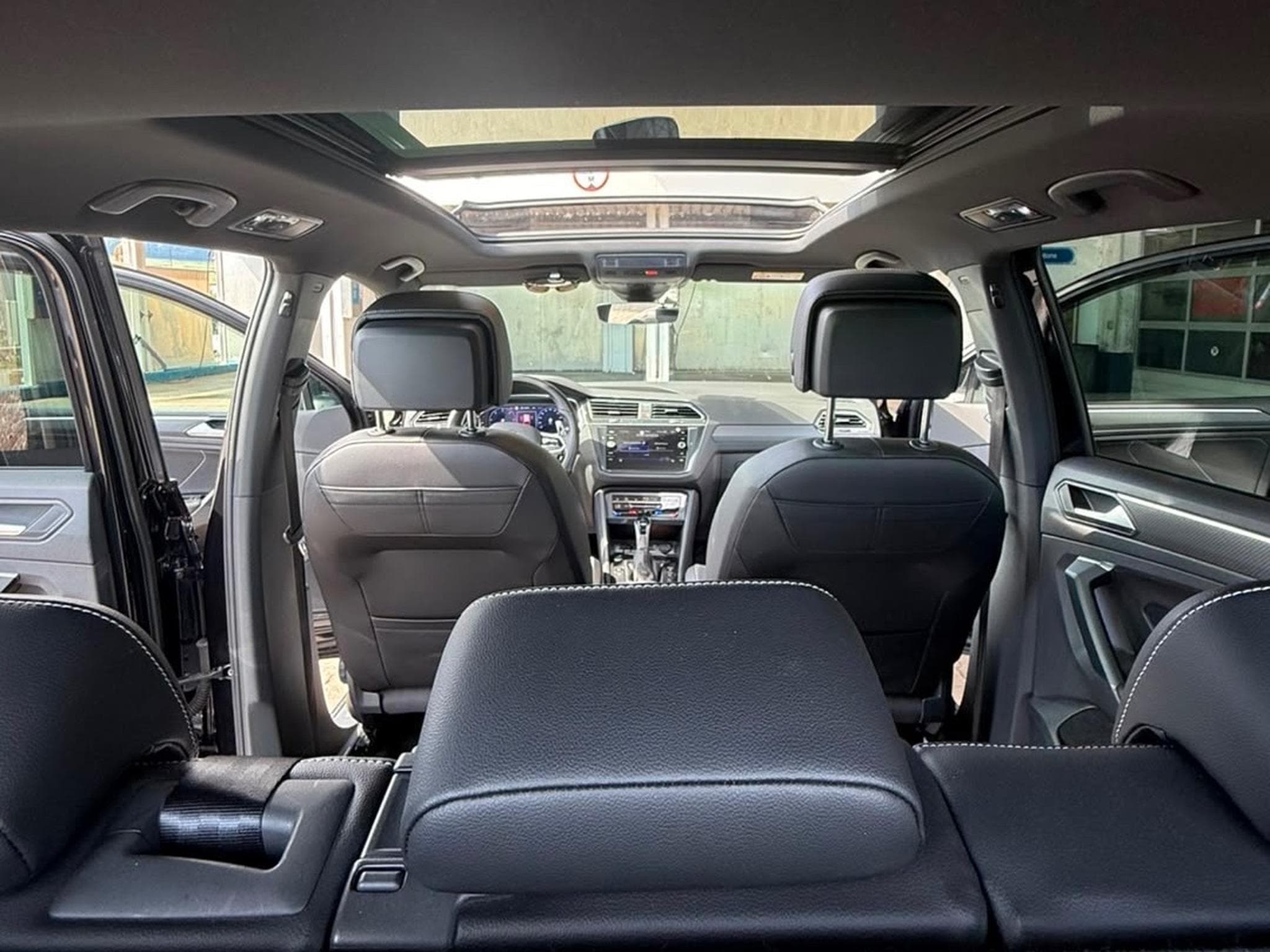 VW Tiguan R-line (2022) - Photo 3