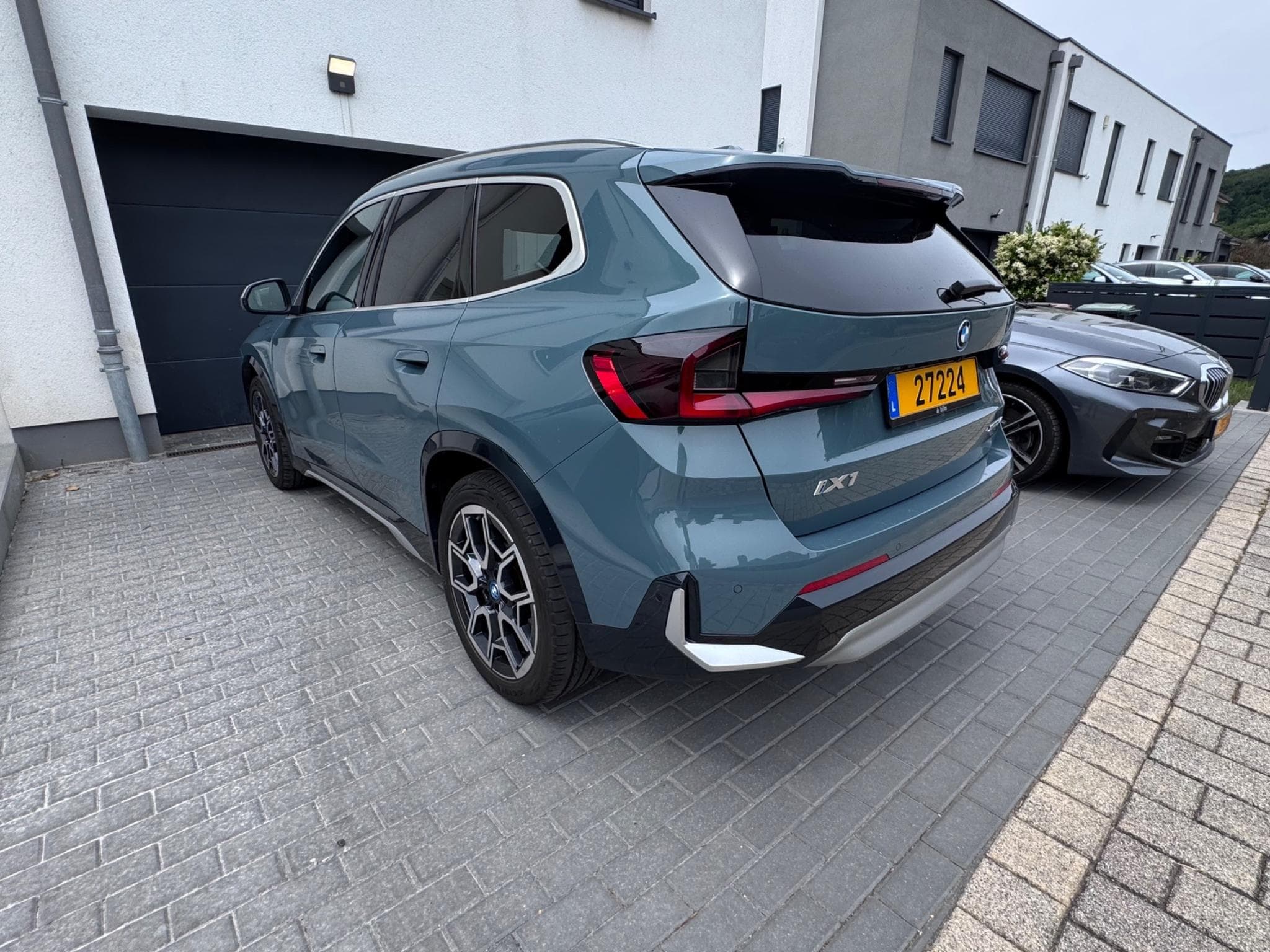 BMW iX1 xDrive30 | X-Line | sous garantie (2023) - Photo 1