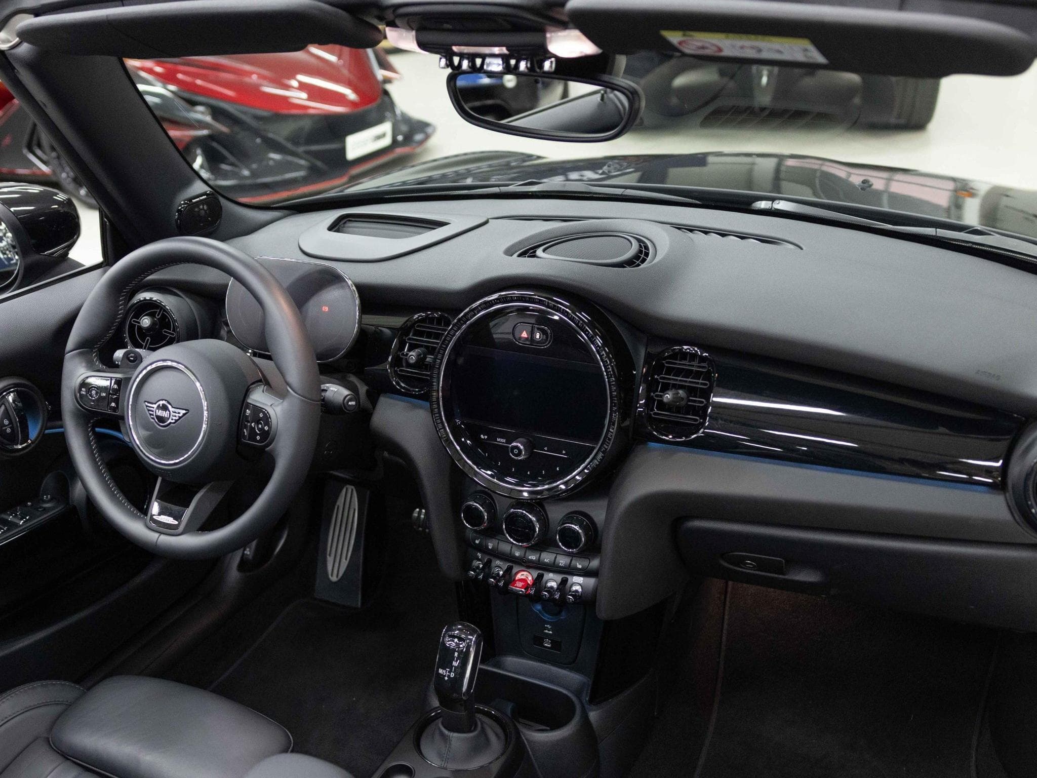 Mini Cabrio Cooper JCW (2024) - Photo 3