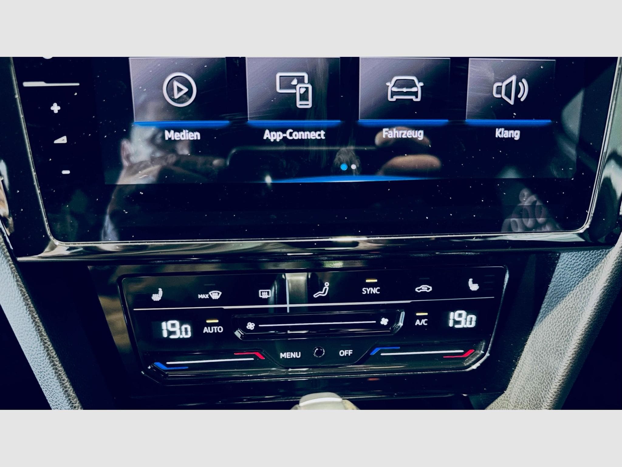 VW Passat PASSAT VARIANT ELEGANCE R-LINE TDI DSG (2023) - Photo 10