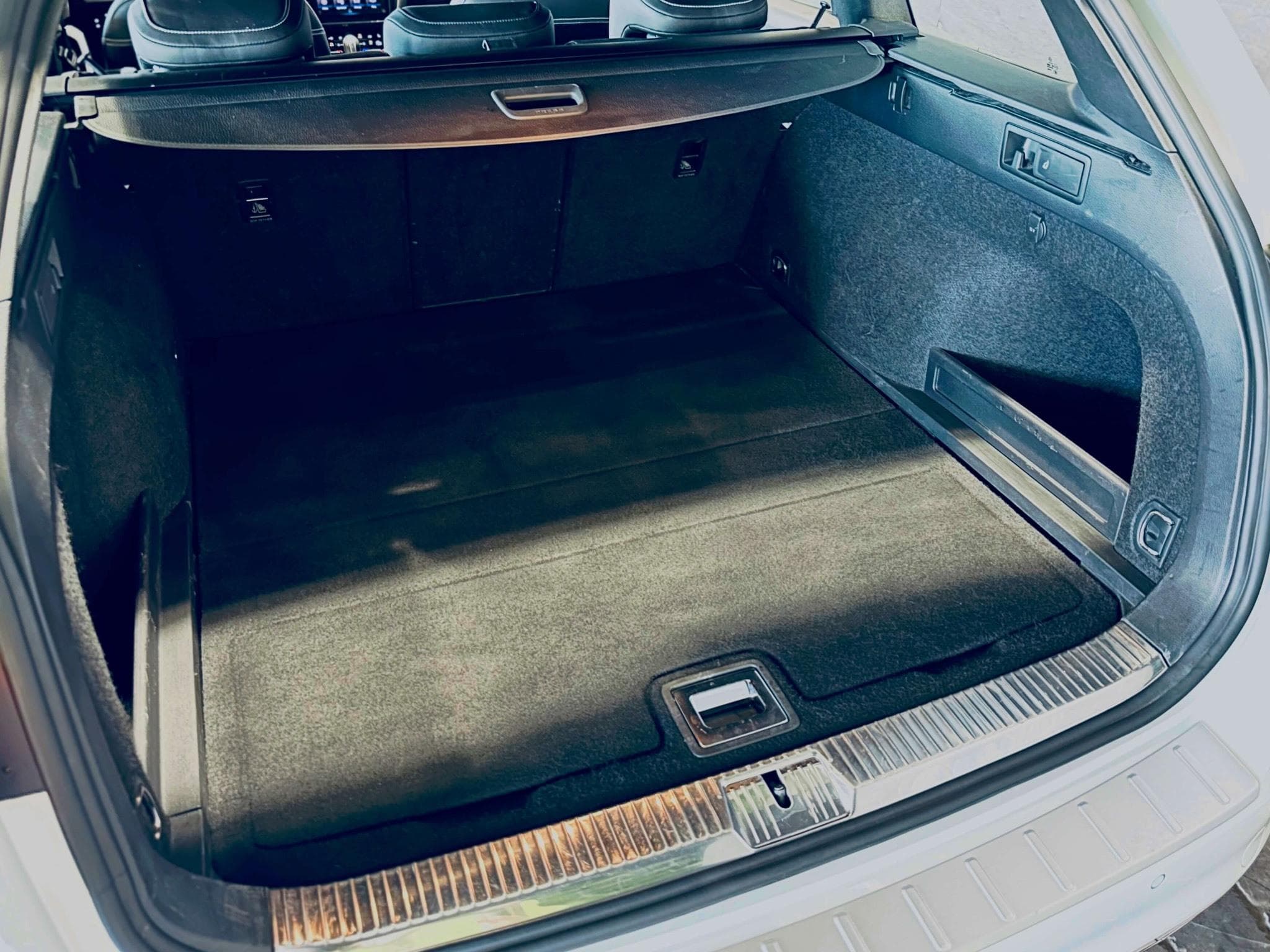 VW Passat PASSAT VARIANT ELEGANCE R-LINE TDI DSG (2023) - Photo 15