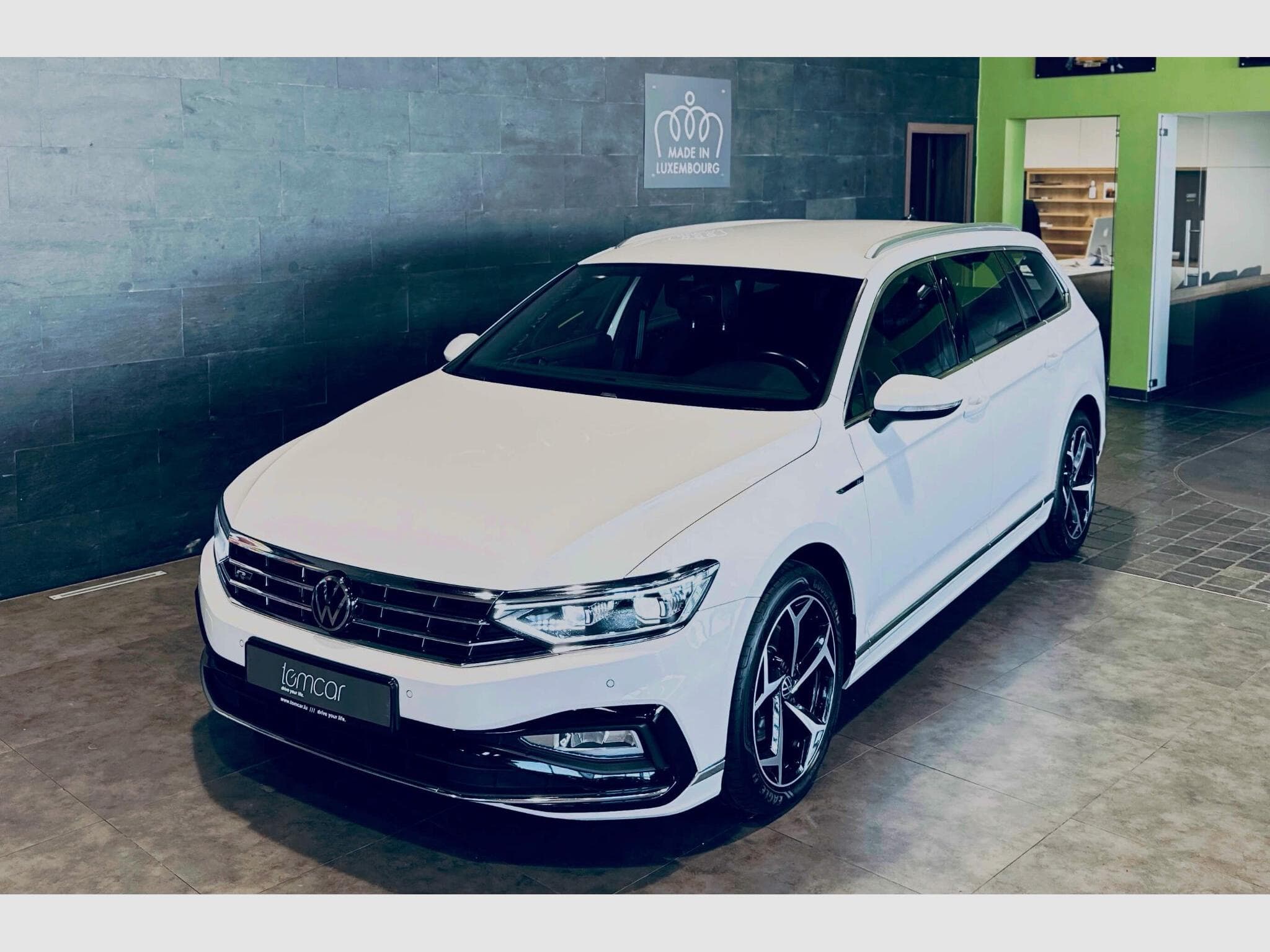 VW Passat PASSAT VARIANT ELEGANCE R-LINE TDI DSG (2023) - Photo 3
