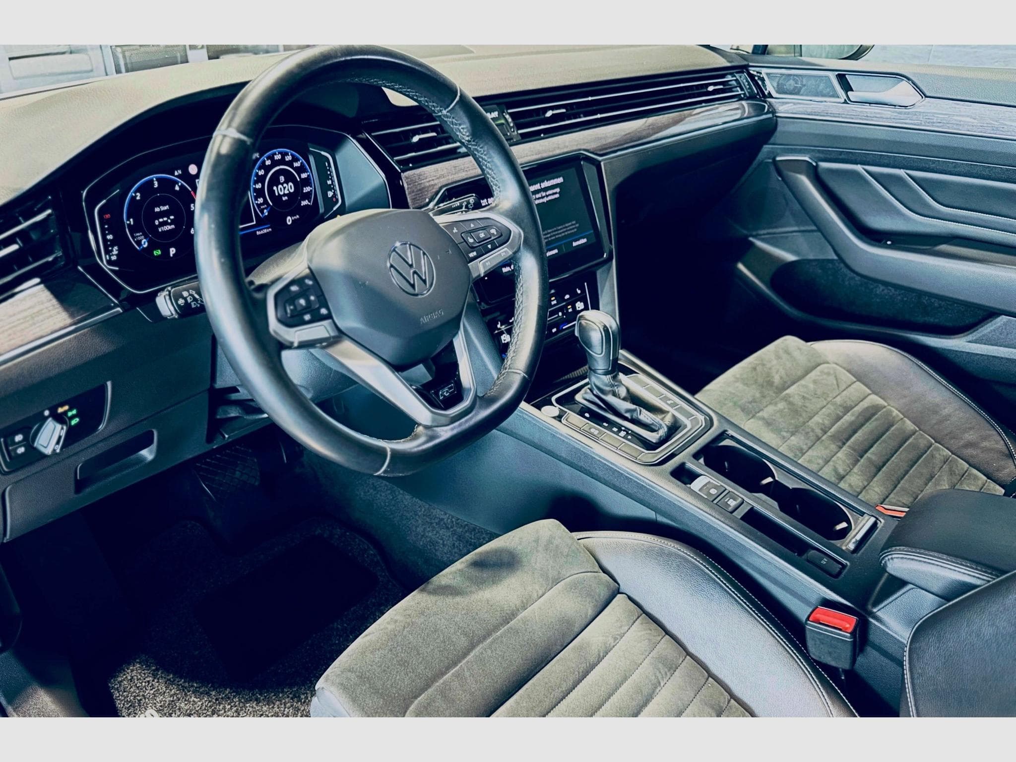 VW Passat PASSAT VARIANT ELEGANCE R-LINE TDI DSG (2023) - Photo 8