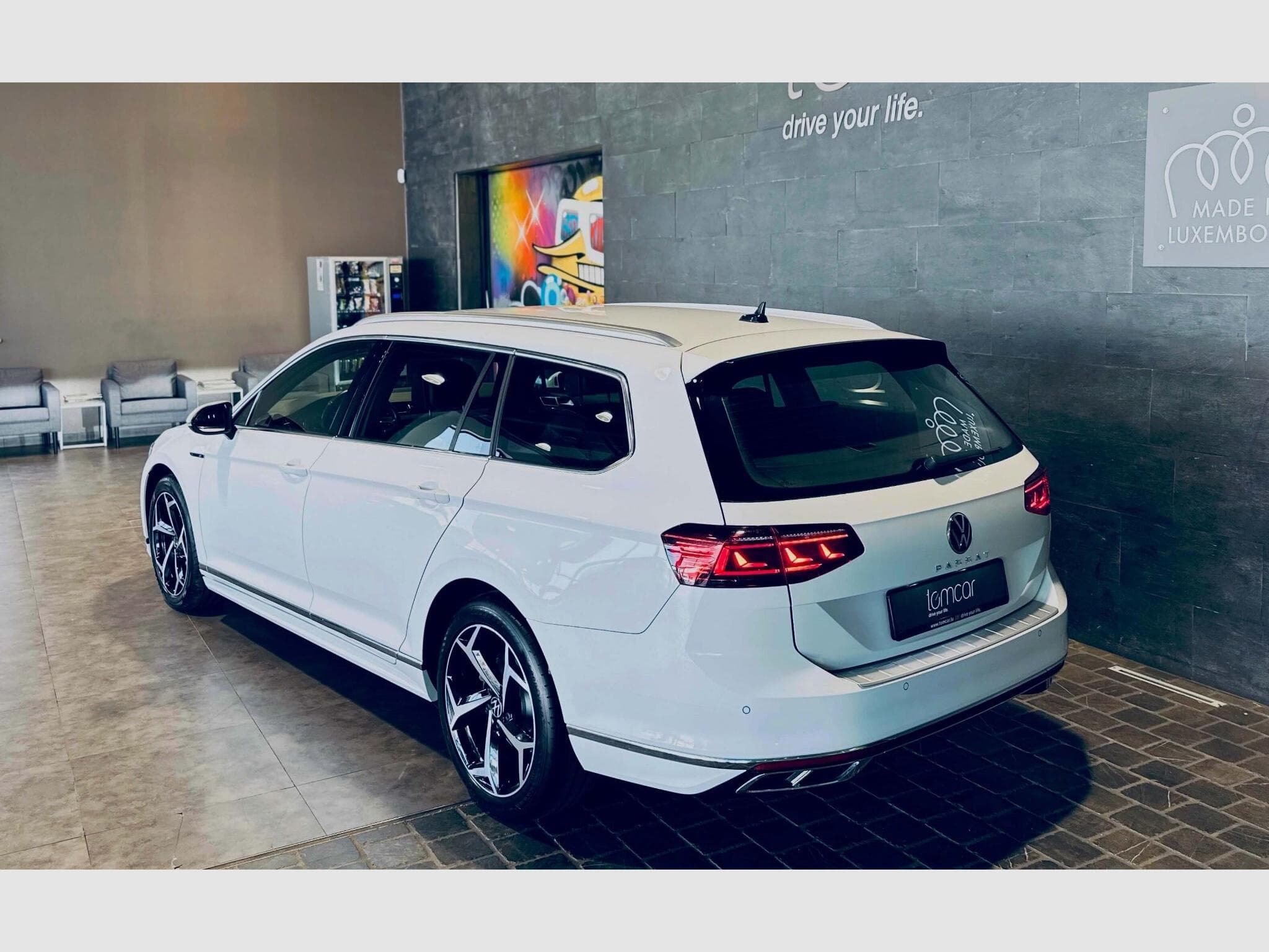 VW Passat PASSAT VARIANT ELEGANCE R-LINE TDI DSG (2023) - Photo 5