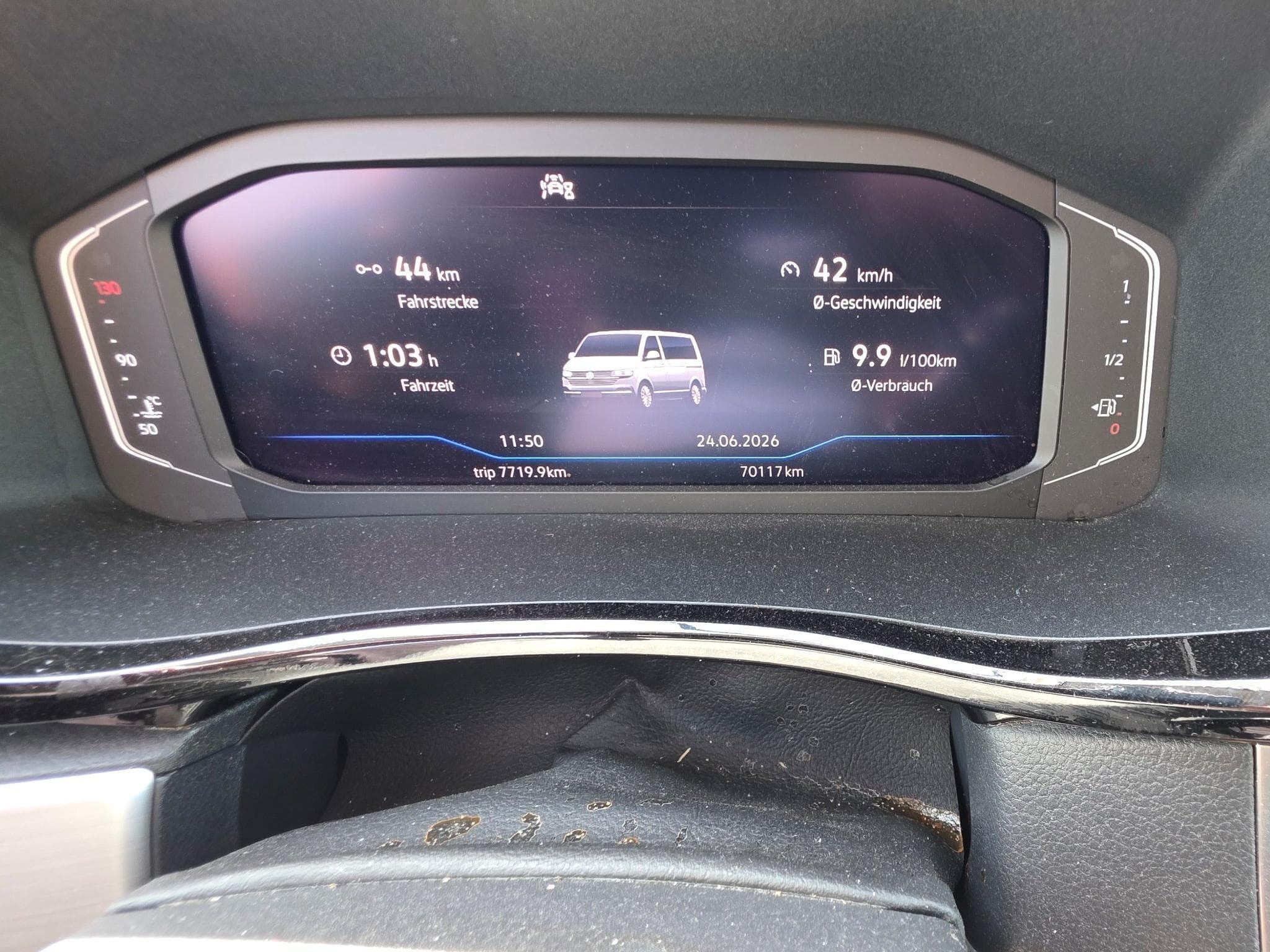VW Multivan Comfortline 4x4 (2023) - Photo 2