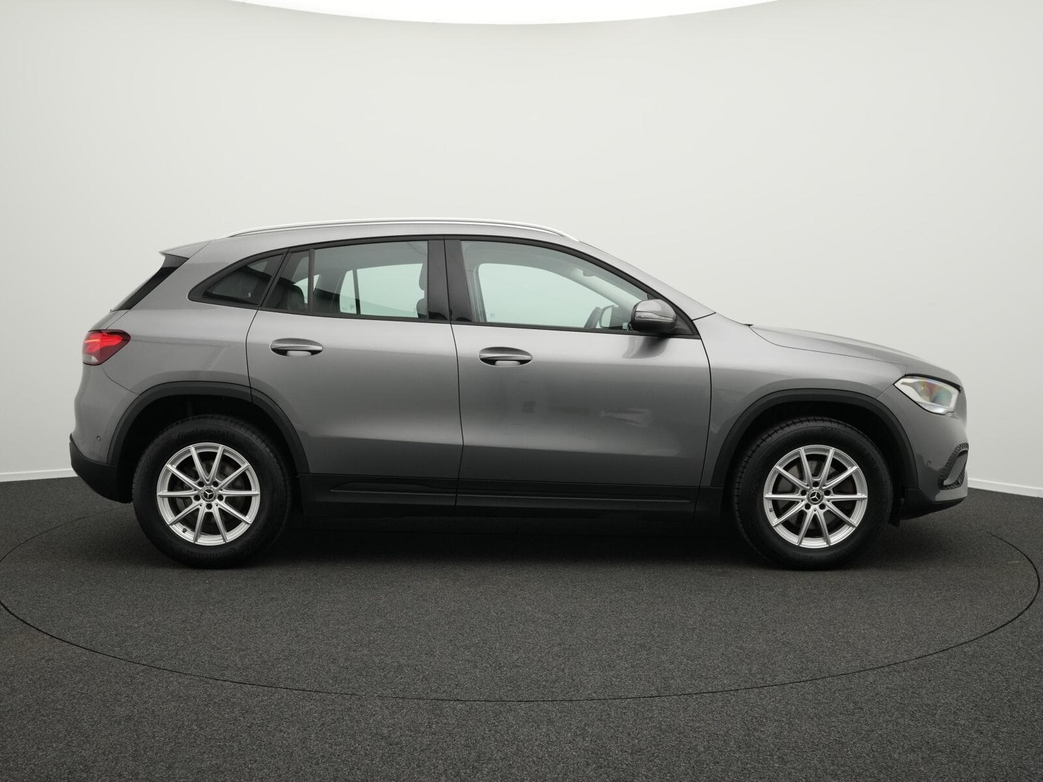 Mercedes GLA 180 d Kamera+PTS+SHZ+MBUX (2020) - Photo 5