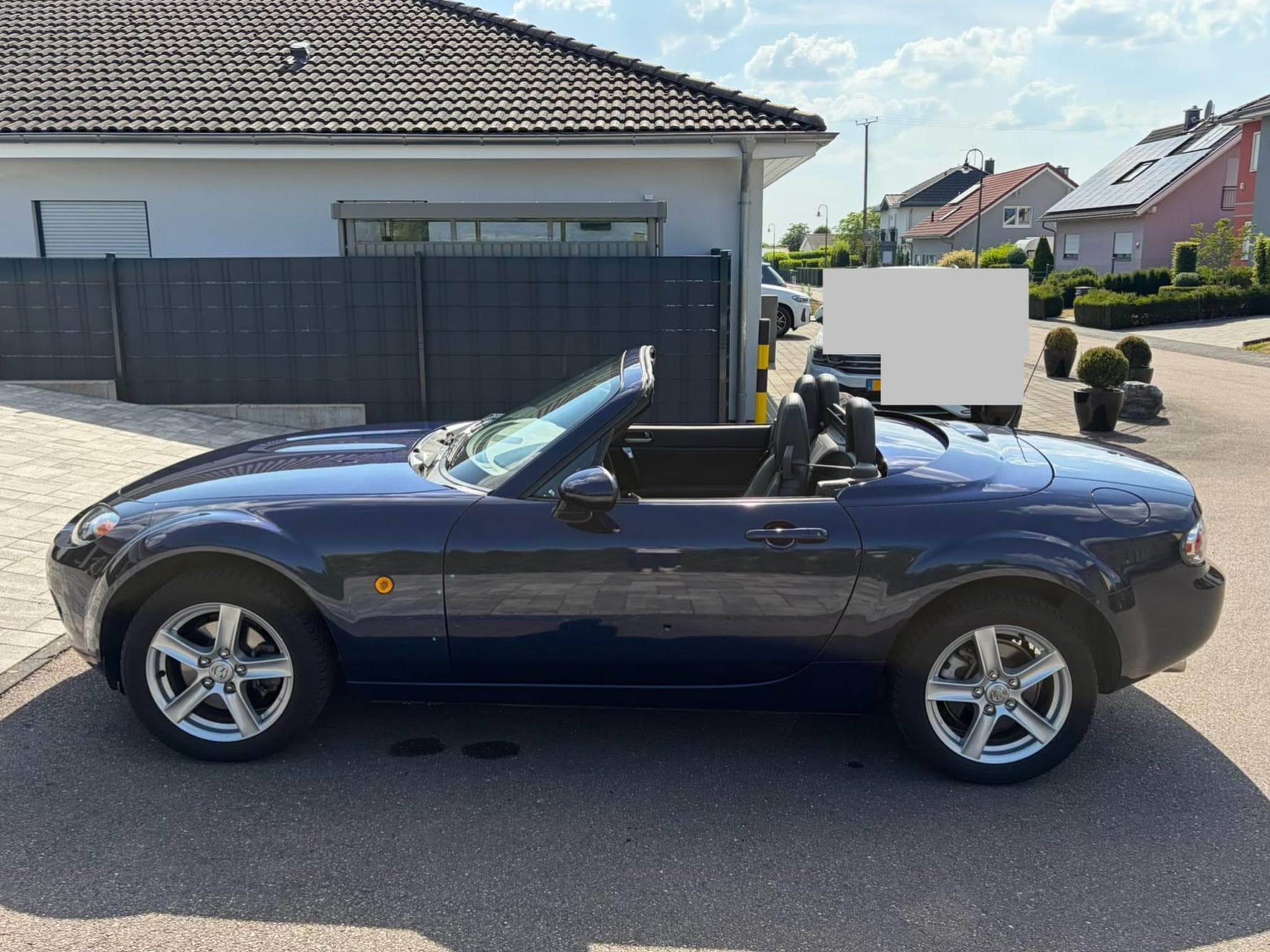 Mazda MX-5 Coupé-Cabriolet (2007) - Photo 2