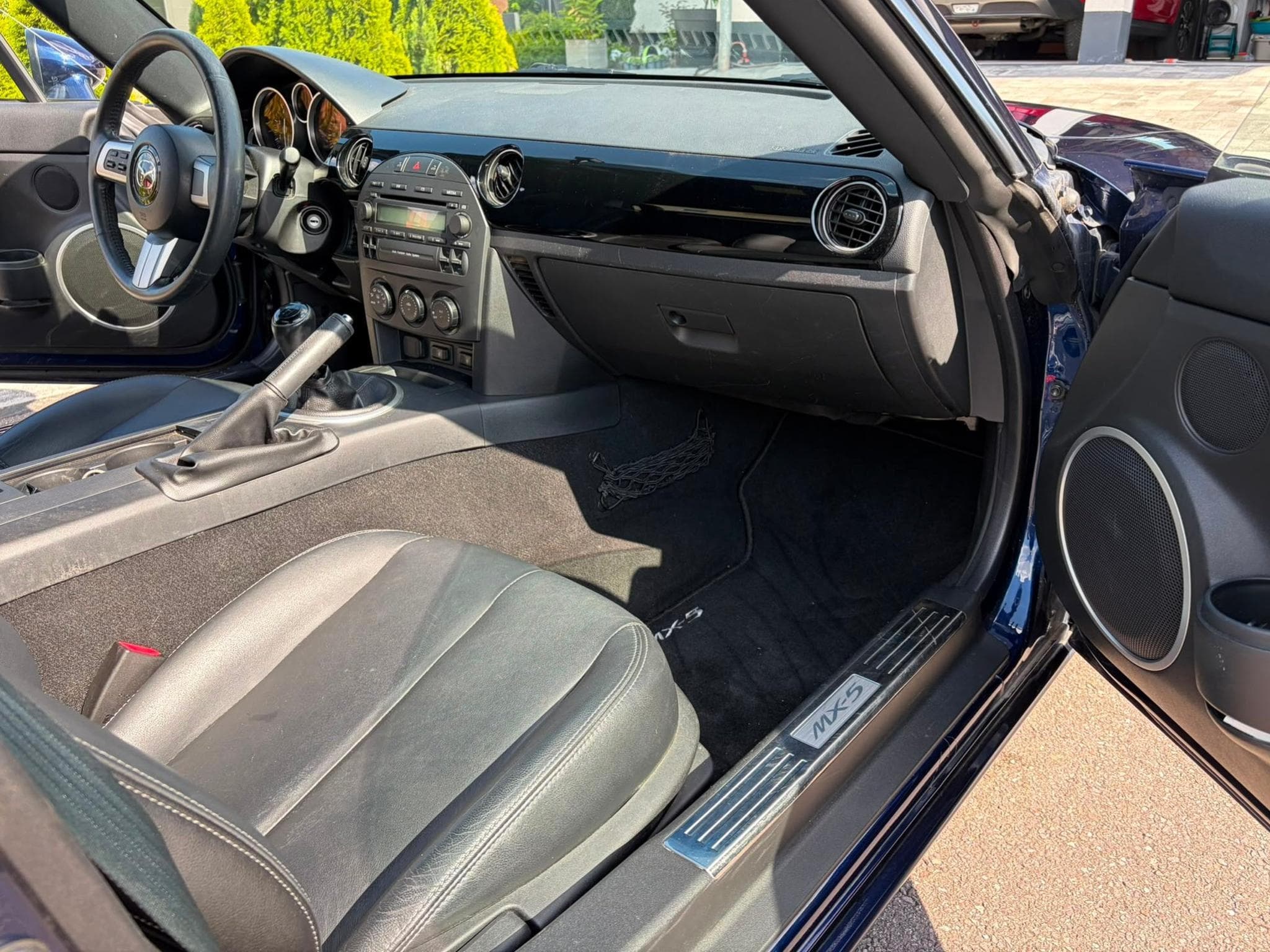 Mazda MX-5 Coupé-Cabriolet (2007) - Photo 5