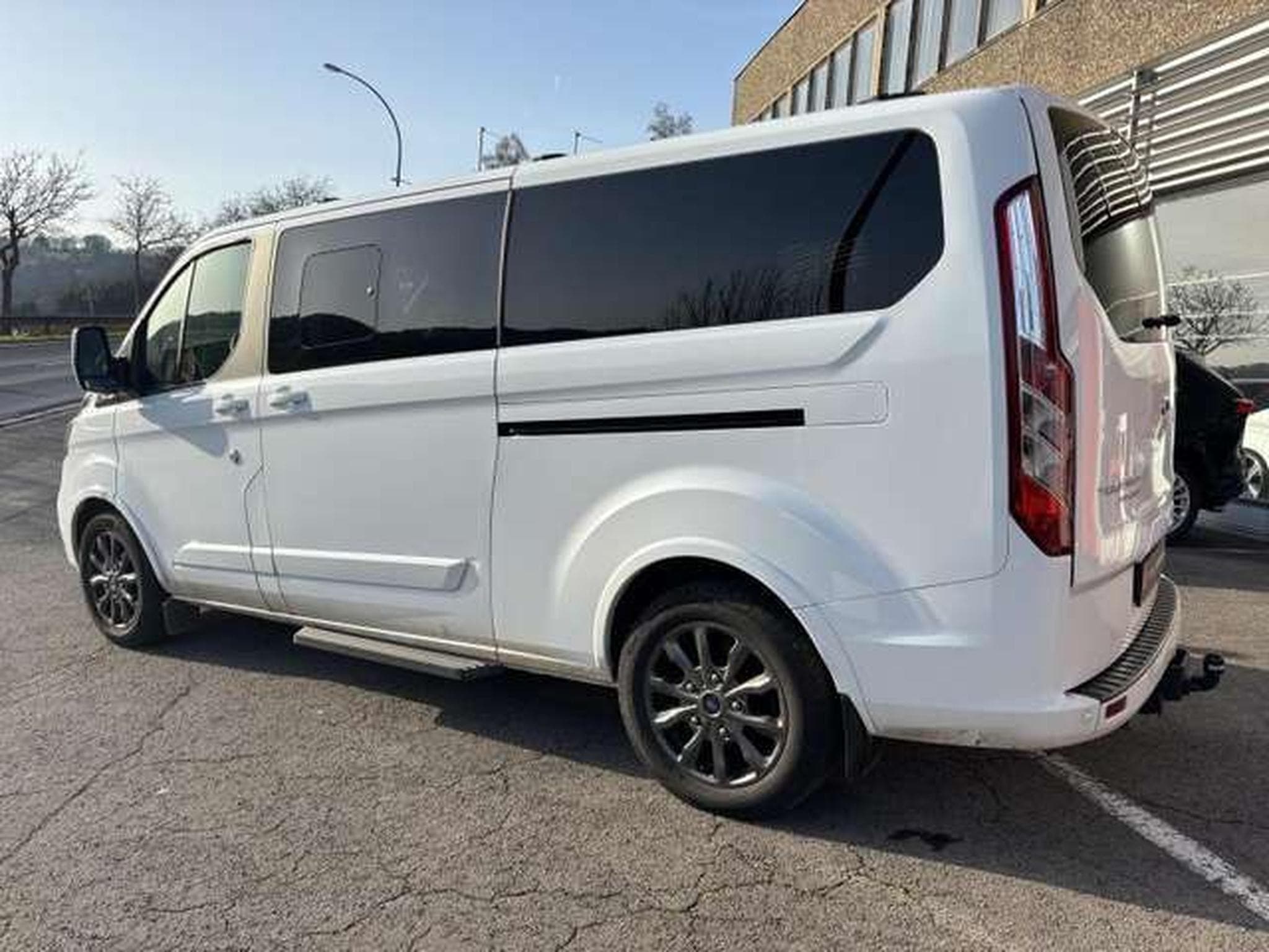 Ford Tourneo 170PS - DIESEL-8 PLACES-JUSQUA 48 MOIS DE GARANTIE (2024) - Photo 7