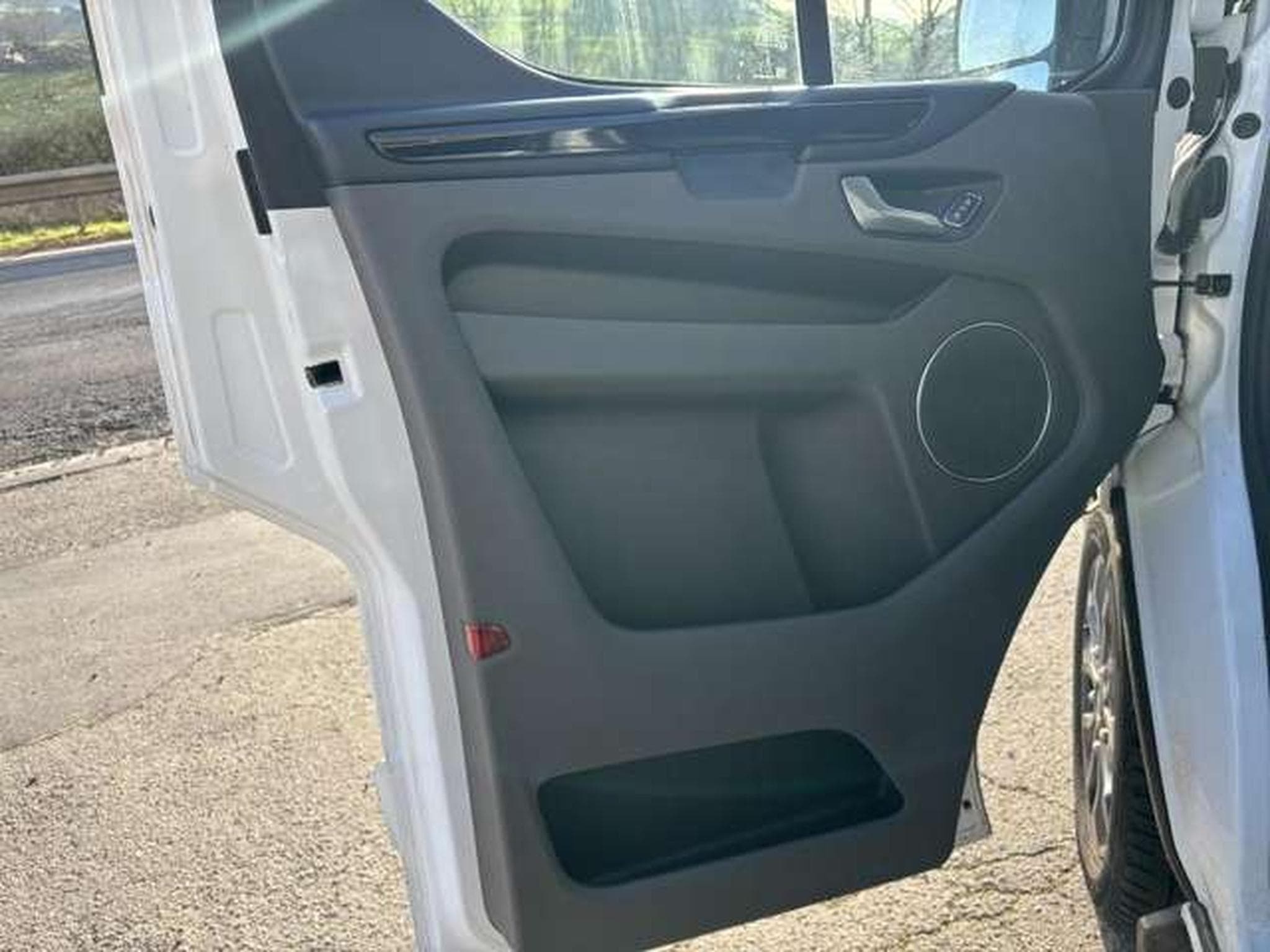 Ford Tourneo 170PS - DIESEL-8 PLACES-JUSQUA 48 MOIS DE GARANTIE (2024) - Photo 8