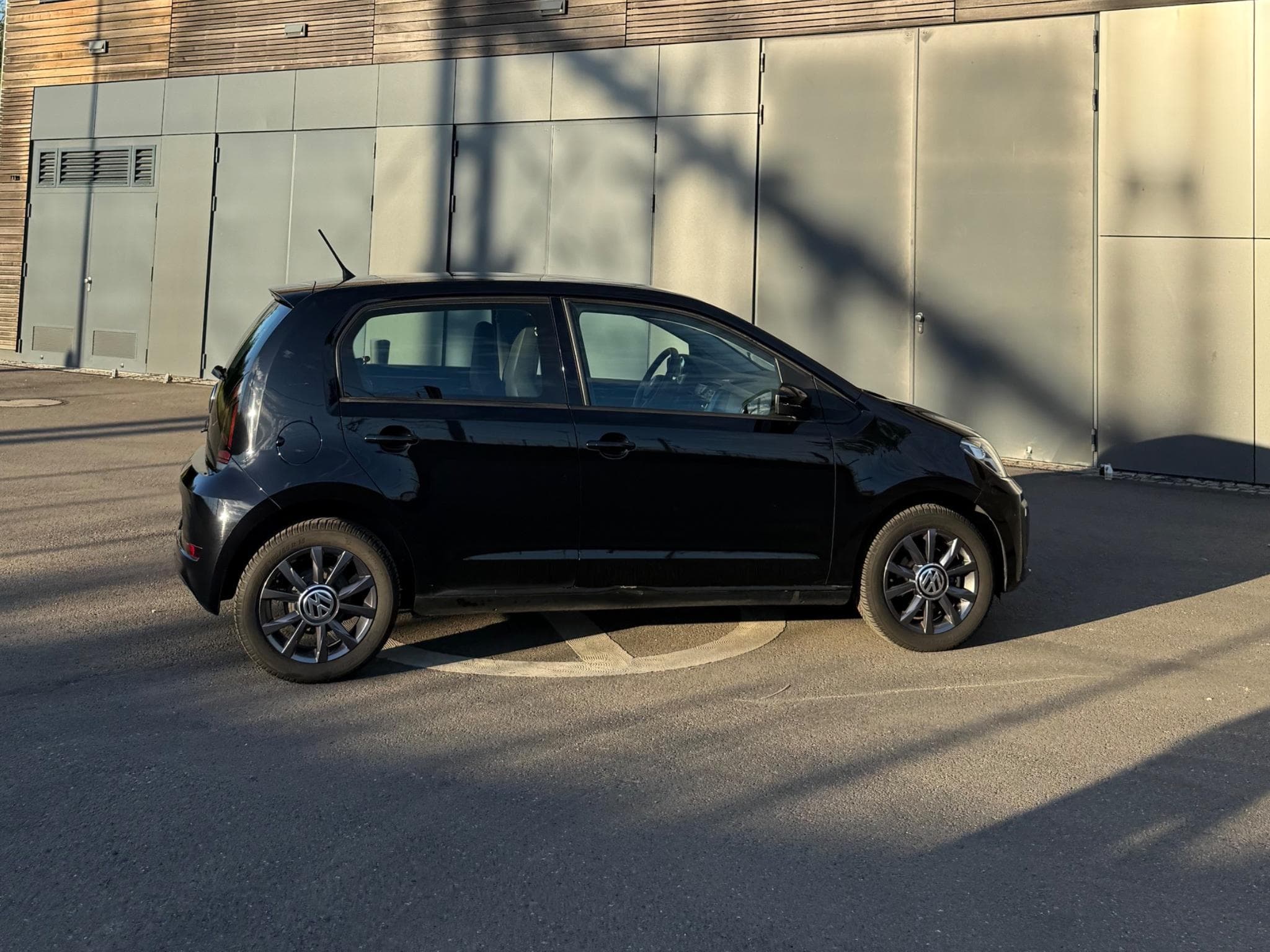 VW UP (2023) - Photo 2