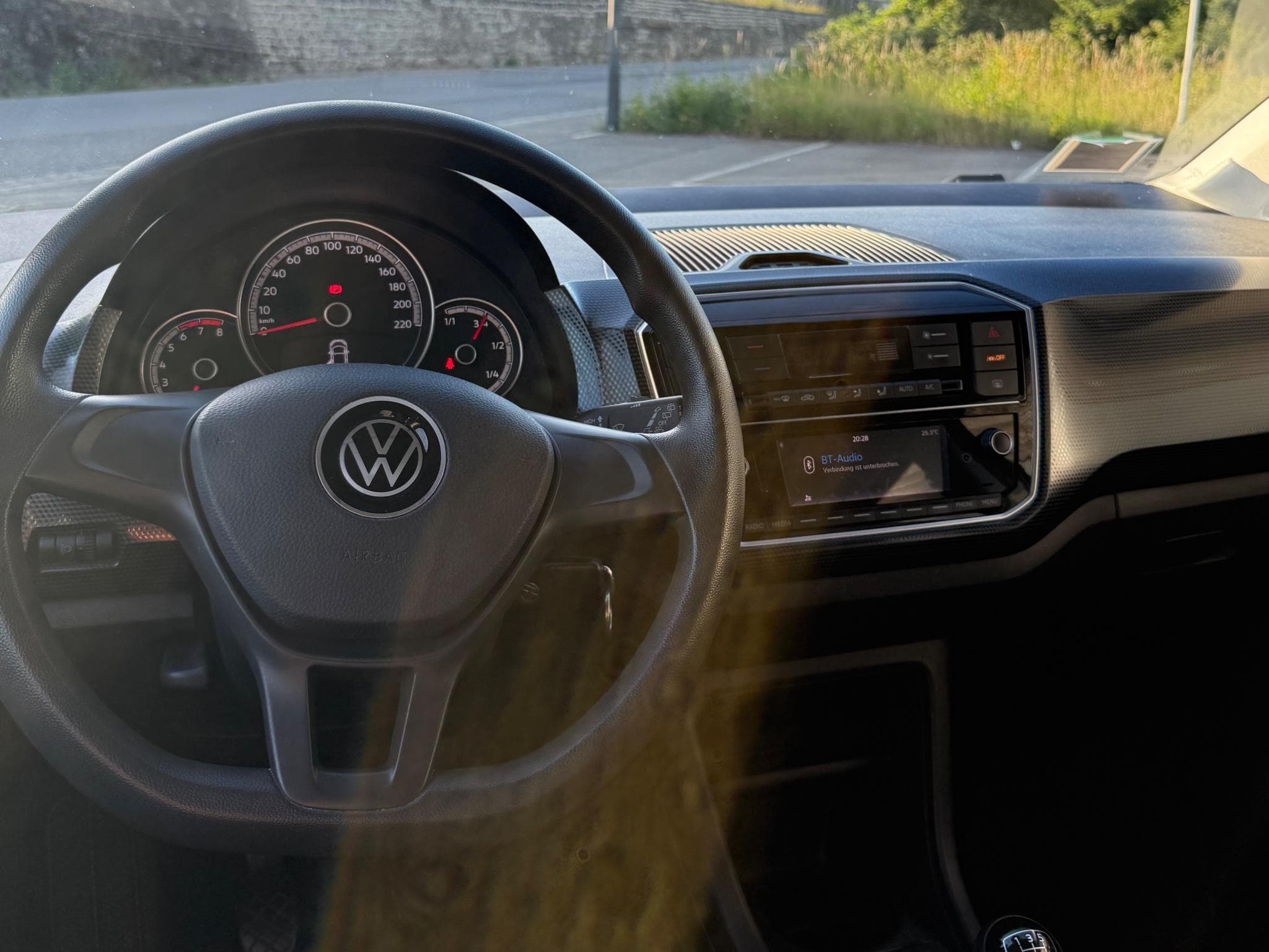 VW UP (2023) - Photo 3