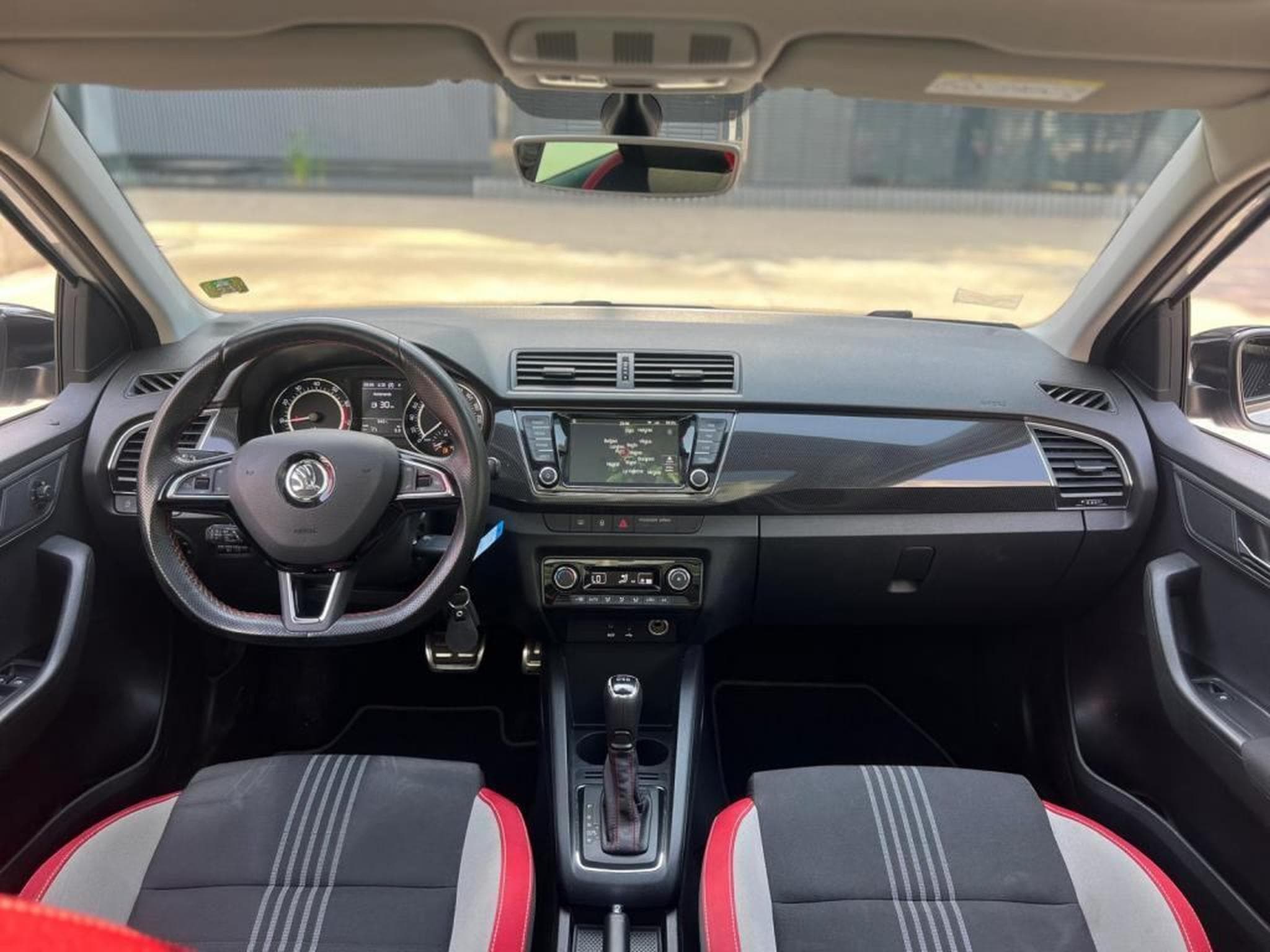 Skoda Fabia Automatique / Panoramique / Version Monte Carlo (2017) - Photo 11
