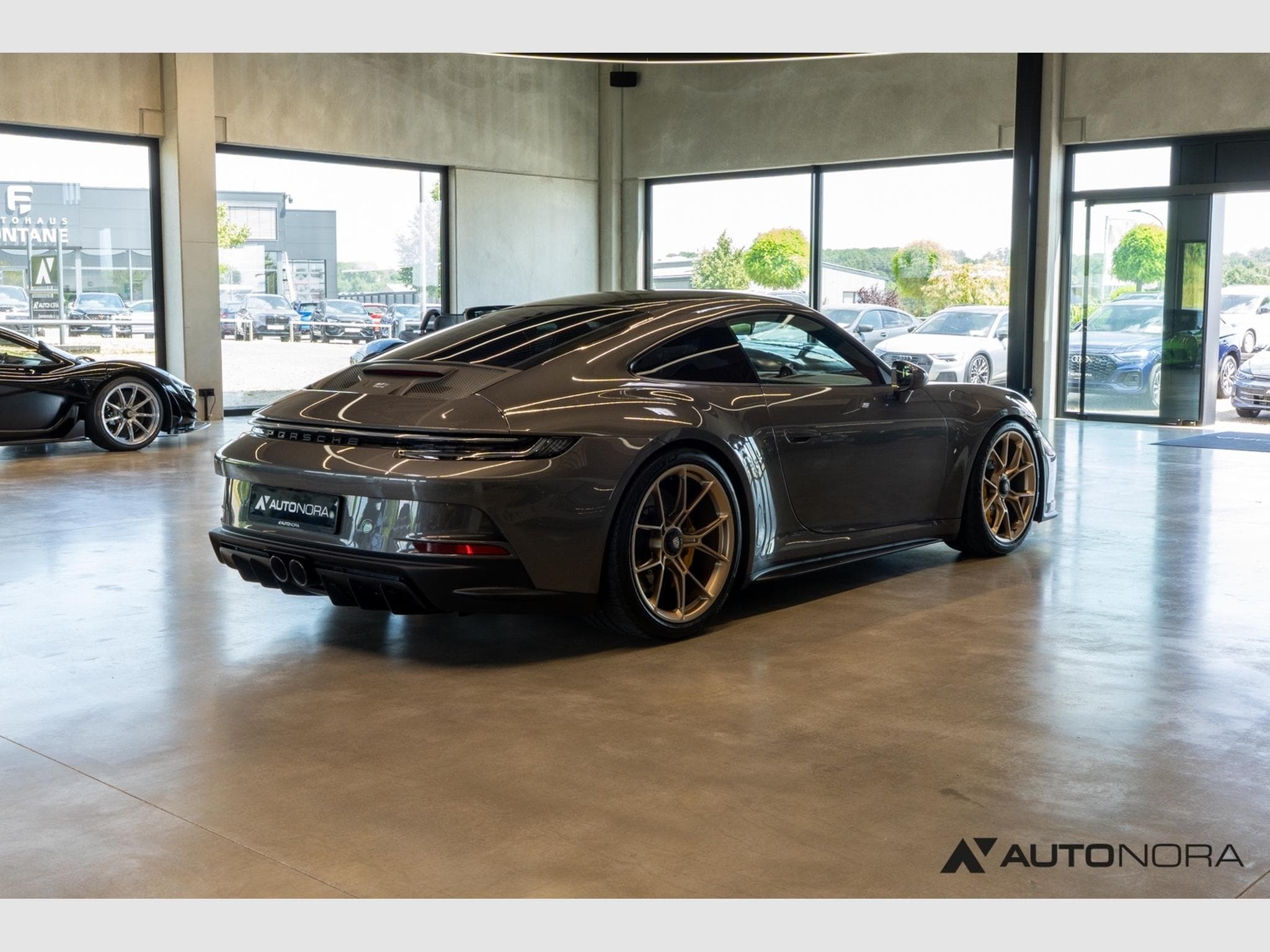 Porsche 992 911 (992.1) GT3 touring (2022) - Photo 4