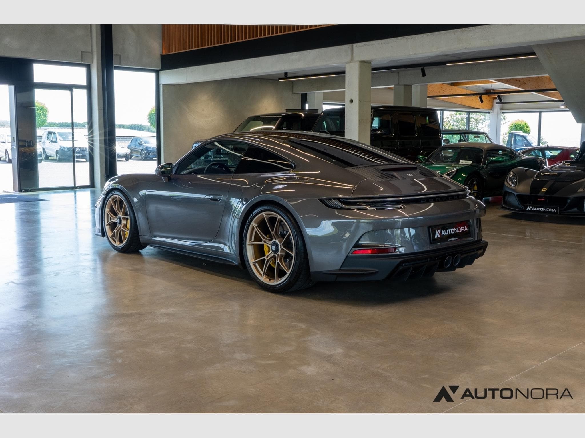 Porsche 992 911 (992.1) GT3 touring (2022) - Photo 2
