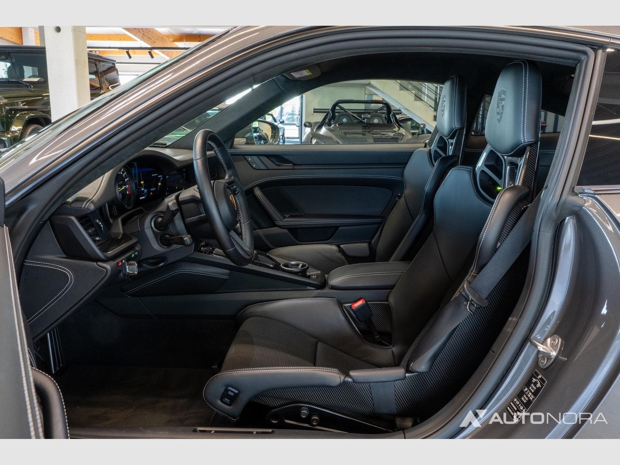 Porsche 992 911 (992.1) GT3 touring (2022) - Photo 11