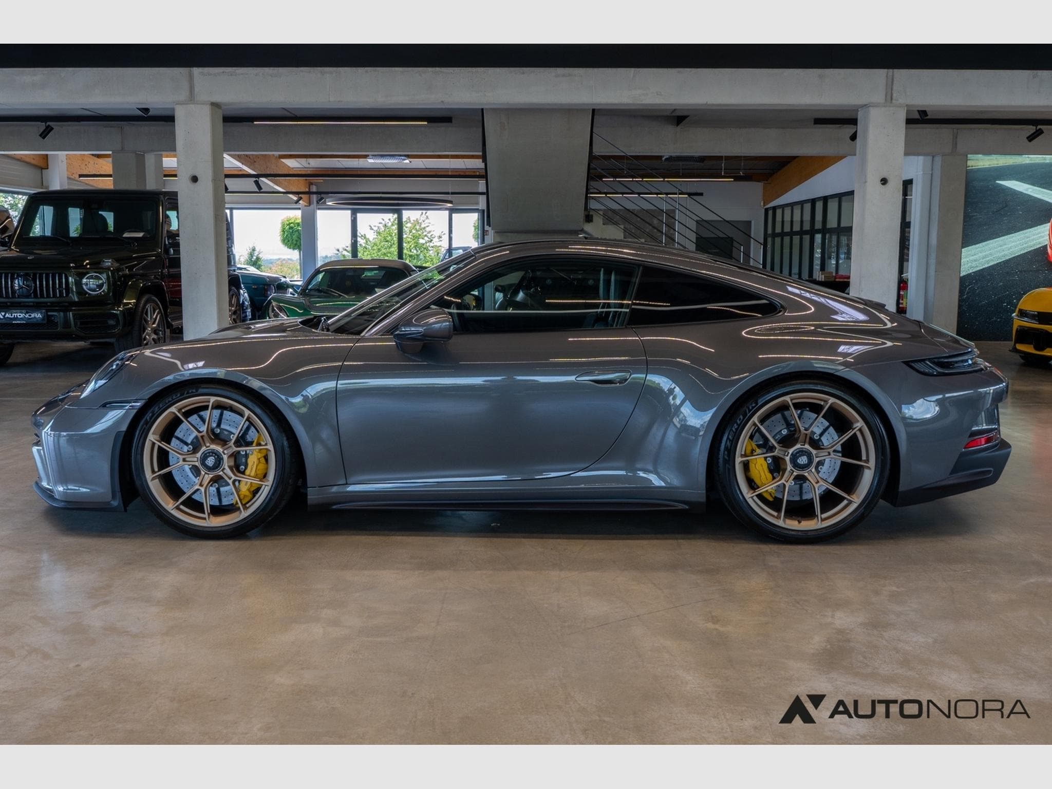 Porsche 992 911 (992.1) GT3 touring (2022) - Photo 7