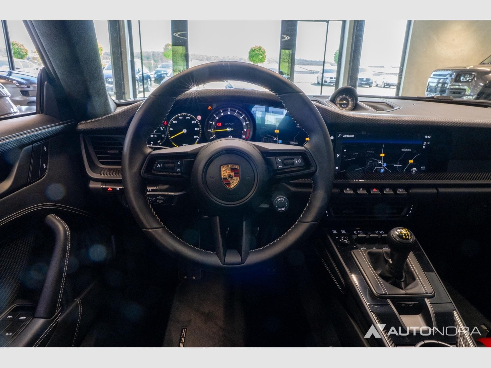 Porsche 992 911 (992.1) GT3 touring (2022) - Photo 15