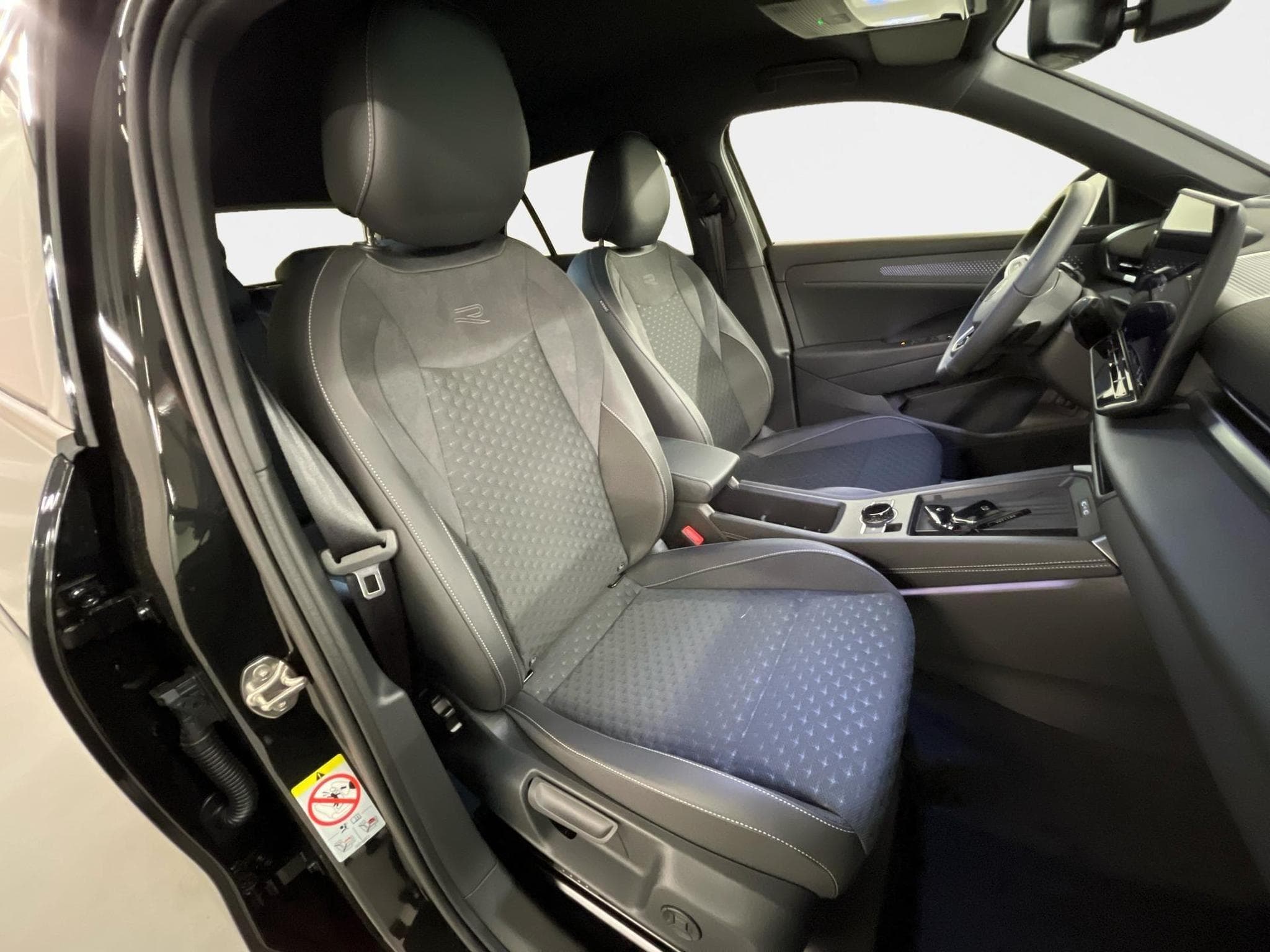 VW T-Roc R-Line (2026) - Photo 20