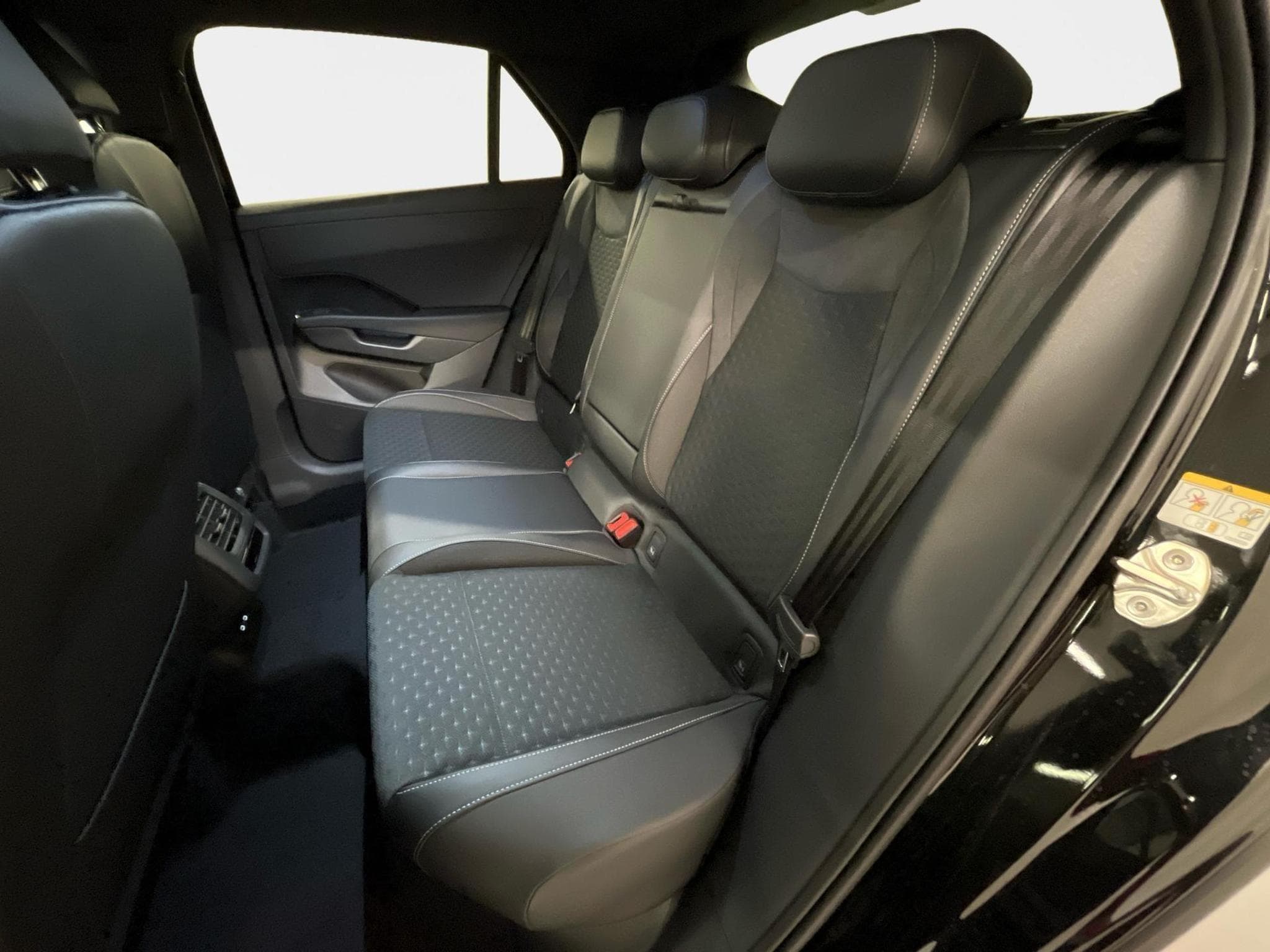VW T-Roc R-Line (2026) - Photo 21
