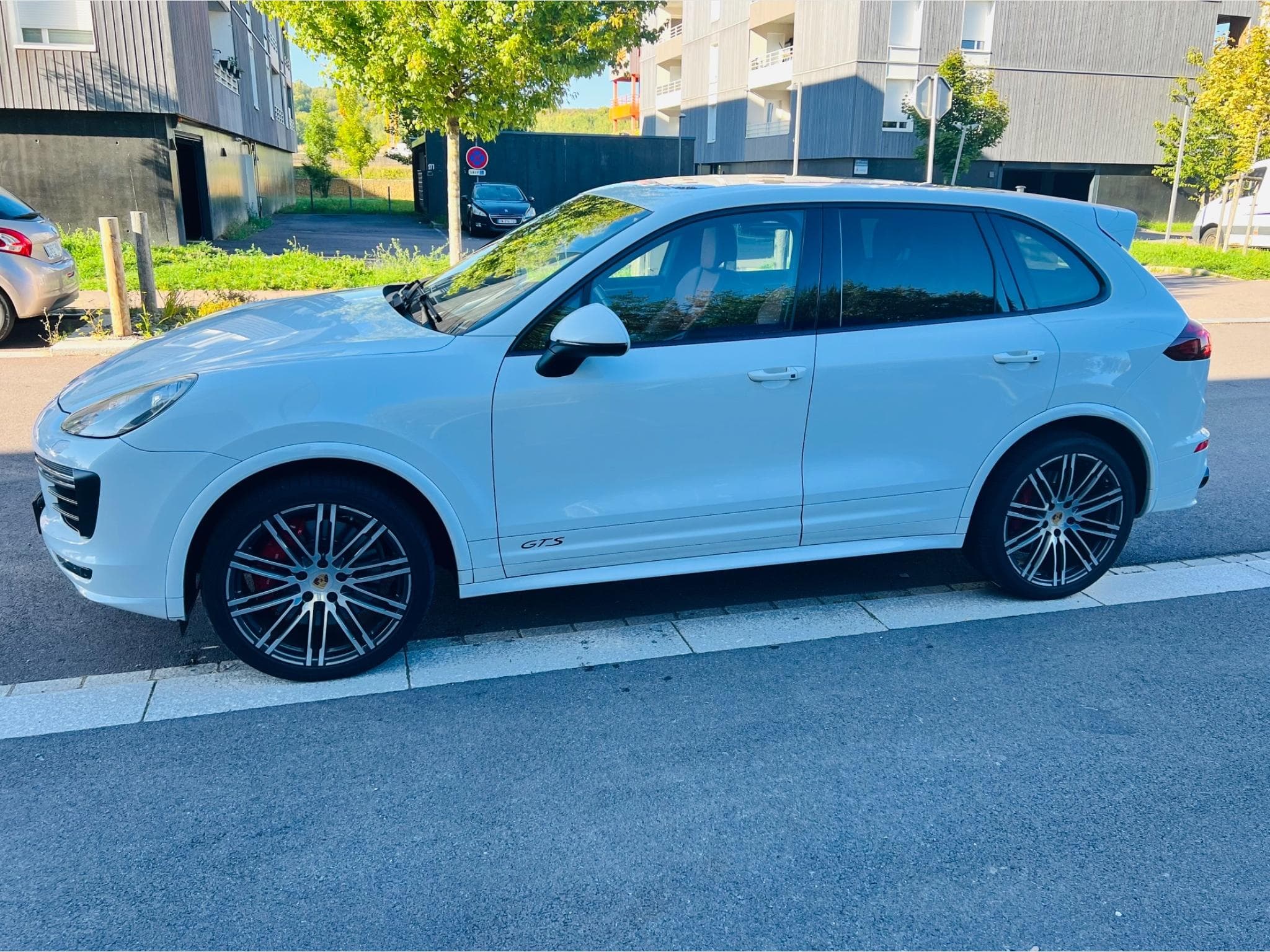 Porsche Cayenne GTS (2016) - Photo 2