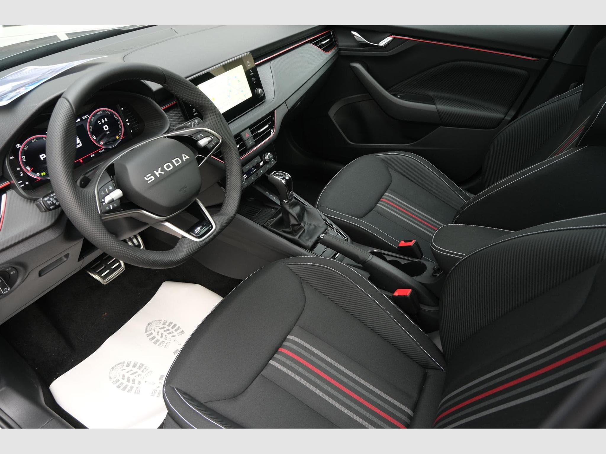 Skoda Kamiq Monte Carlo (2026) - Photo 14