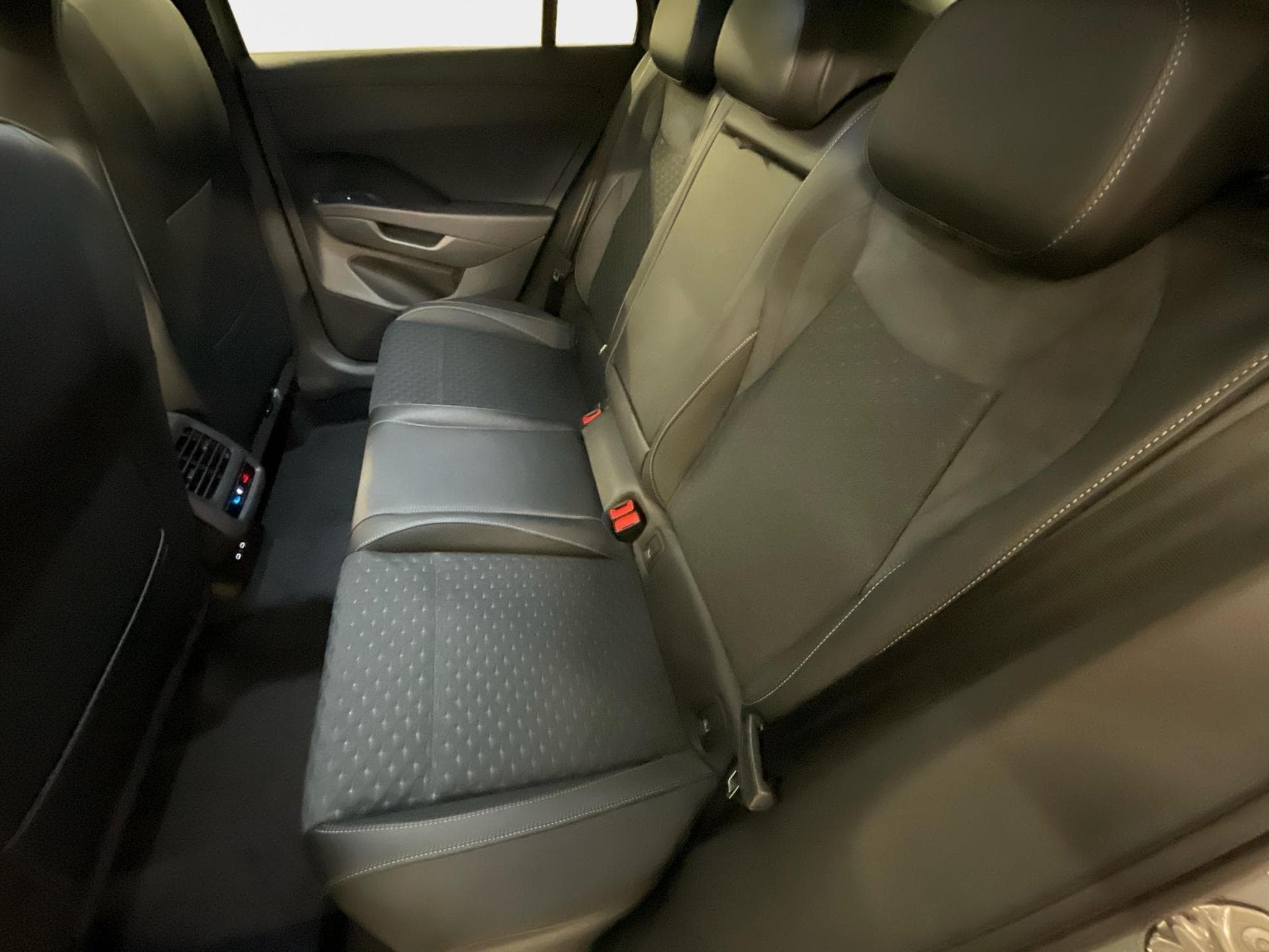 VW T-Roc R-Line (2026) - Photo 20