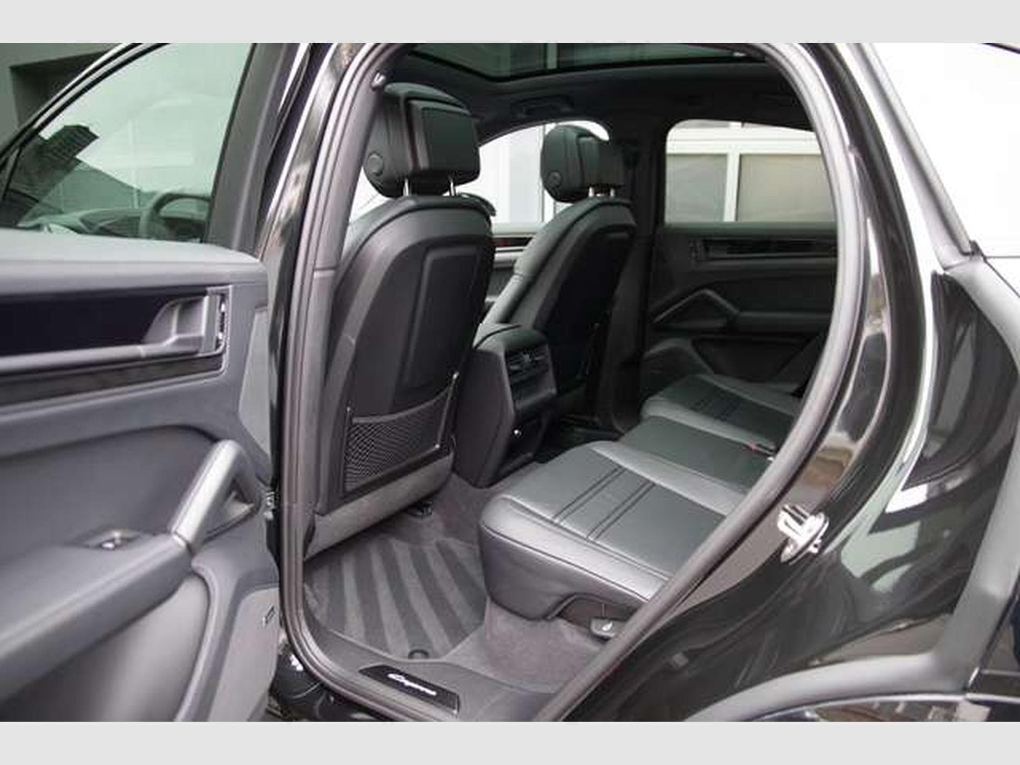 Porsche Cayenne Cayenne Coupe E-Hybrid Black Edition*HA-Lenkung* (2025) - Photo 8
