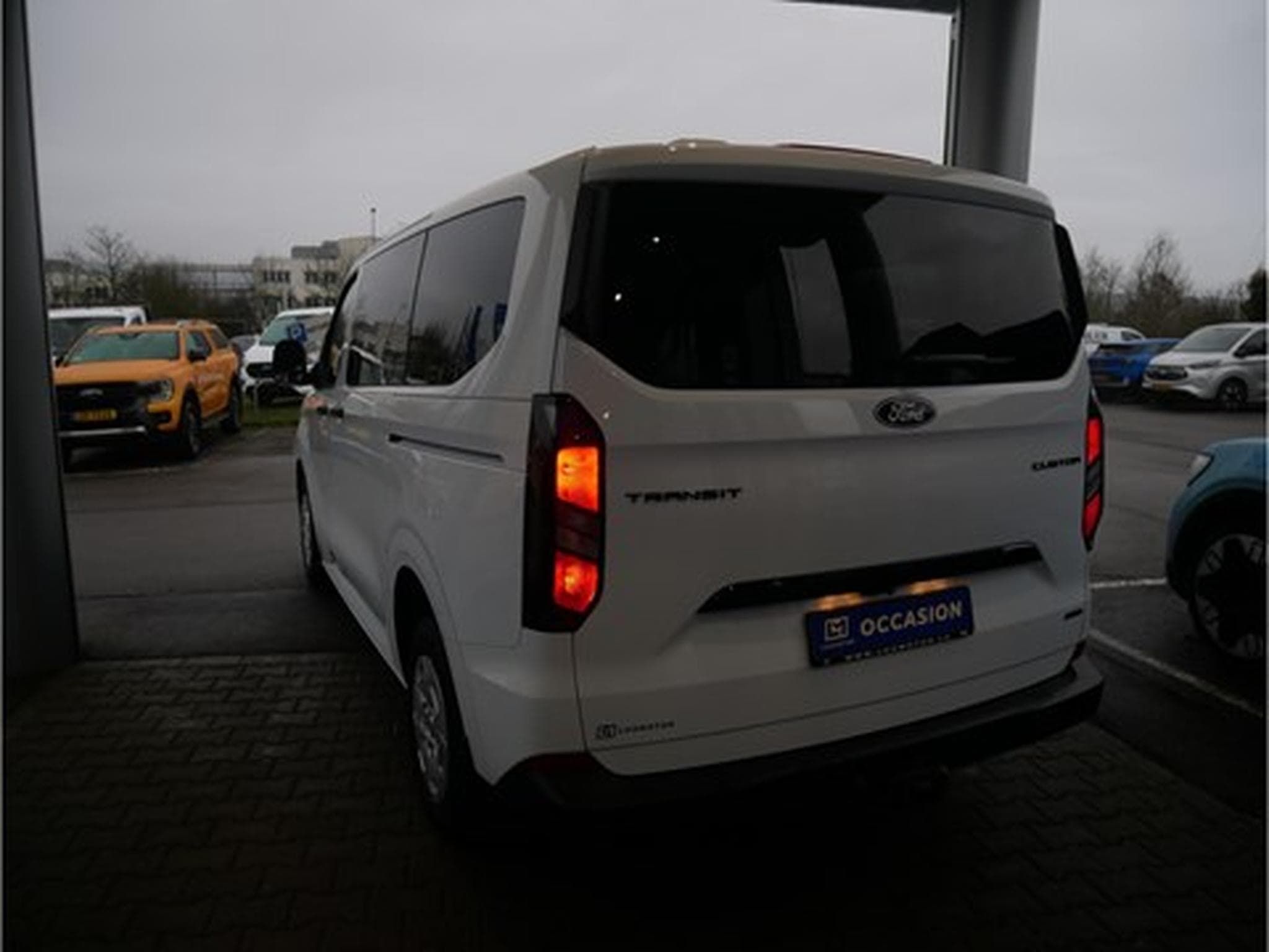 Ford Transit KOMBI 320L TREND 2.0TDCI A8 4WD LWB 170ch (L2/H1) (1925) - Photo 3