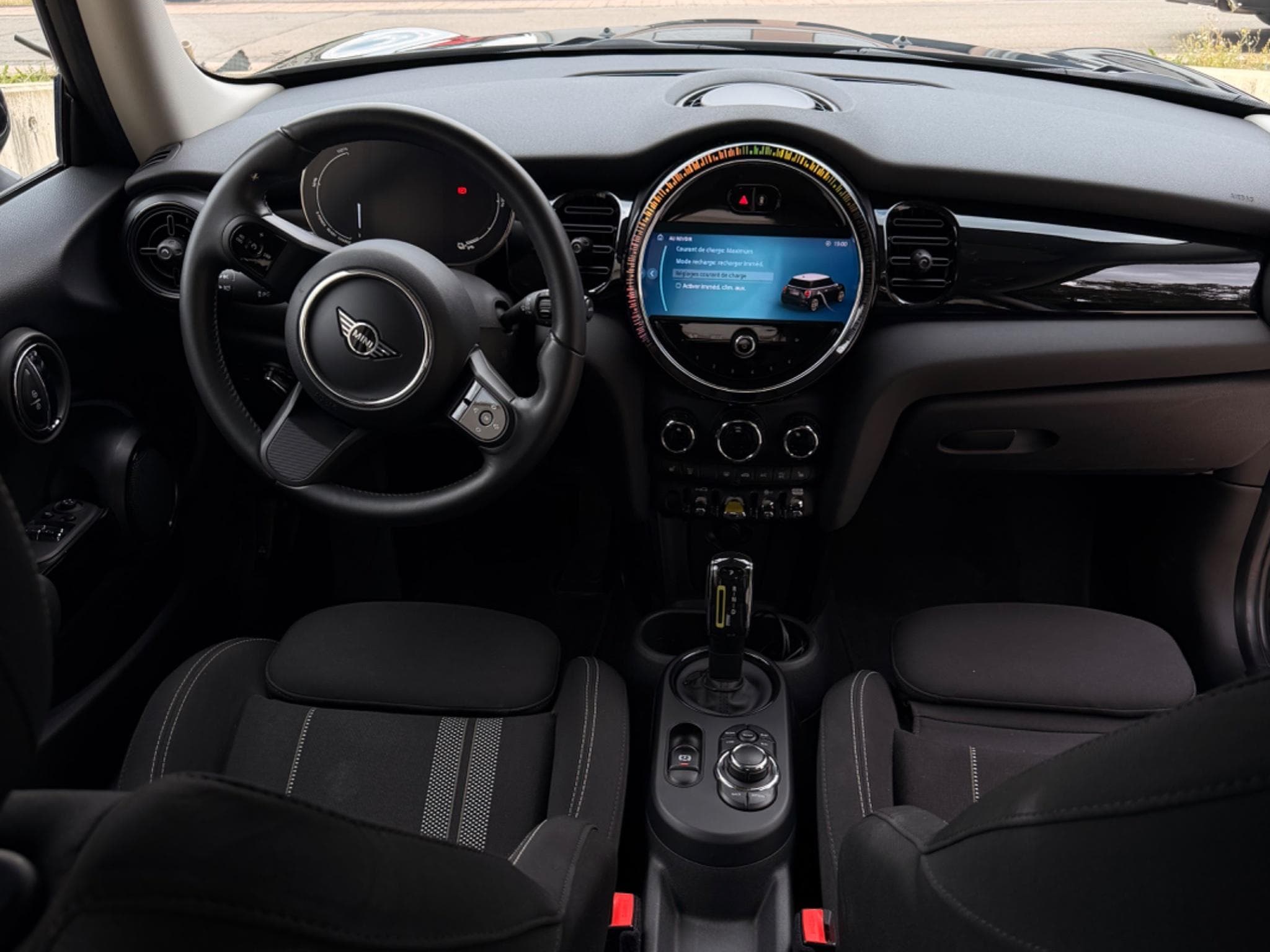 Mini Cooper SE Hatch (2022) - Photo 4