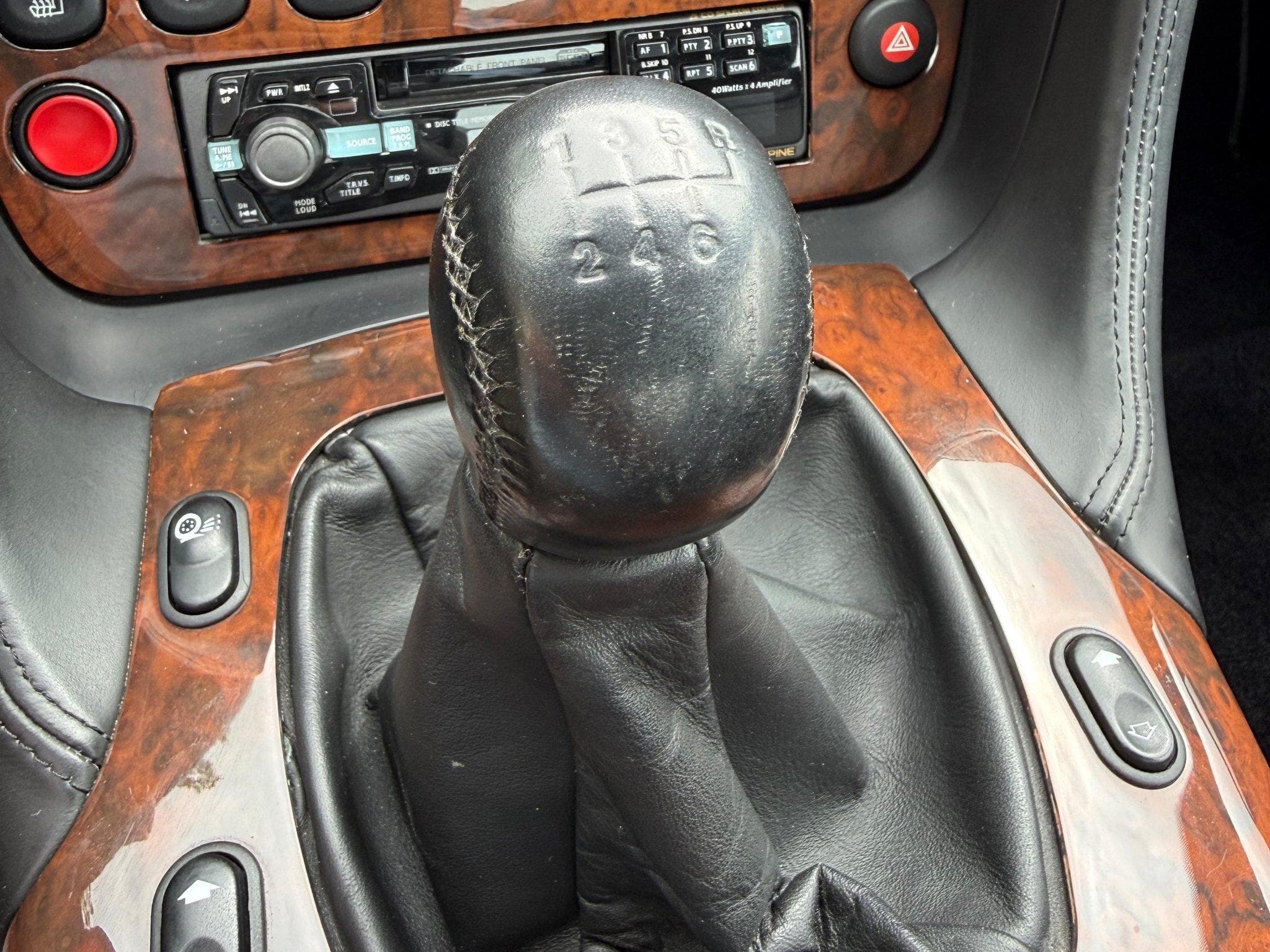 Aston-Martin DB7 Vantage Coupé 6.0 V12 Manuel (2001) - Photo 6