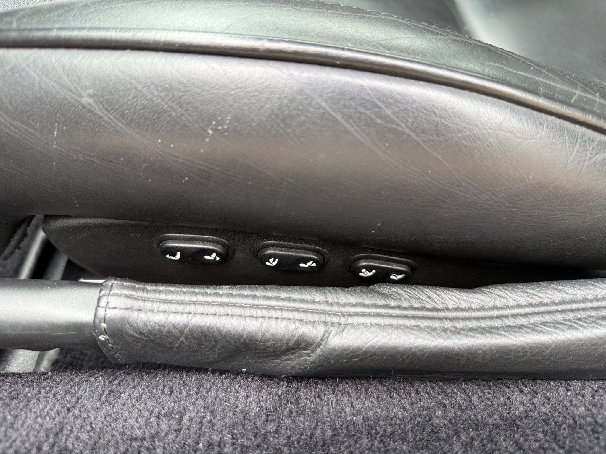 Aston-Martin DB7 Vantage Coupé 6.0 V12 Manuel (2001) - Photo 8