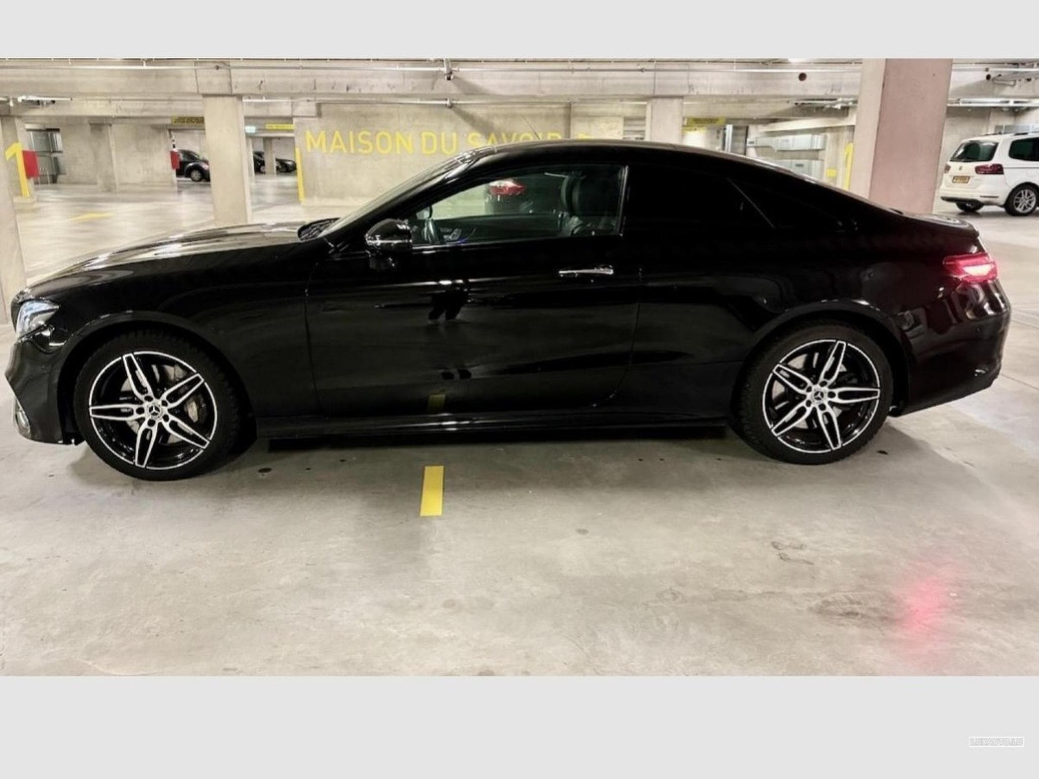 Mercedes E 450 M.CLASSE E COUPE 450 367CH AMG LINE 4MAT (2019) - Photo 3