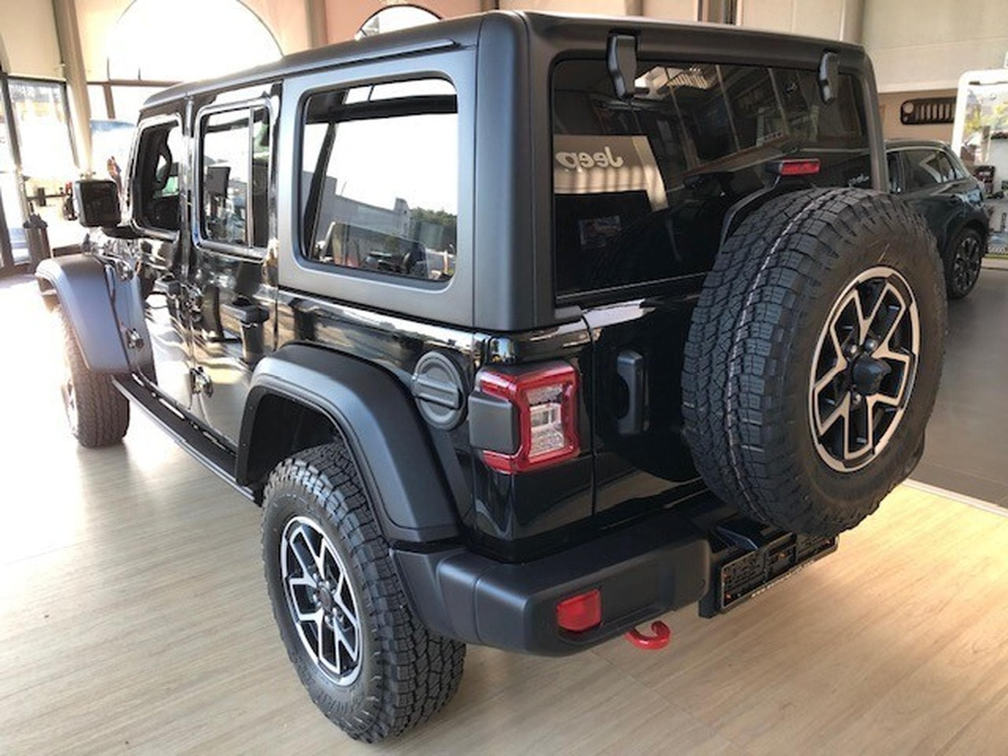 Jeep Wrangler Rubicon 2,0 essence 272 cv (2025) - Photo 3