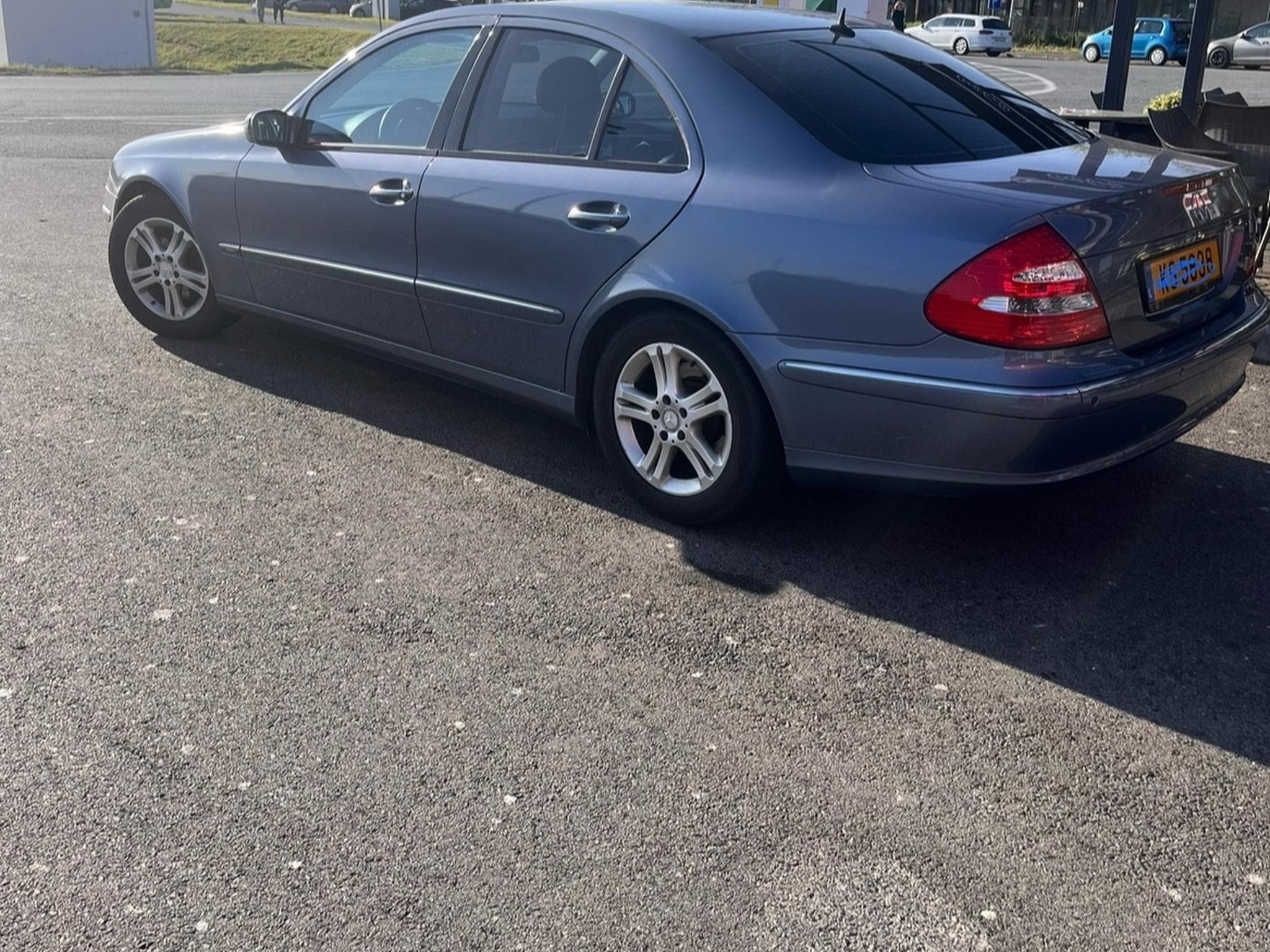 Mercedes E 270 Avantgarde (2003) - Photo 3