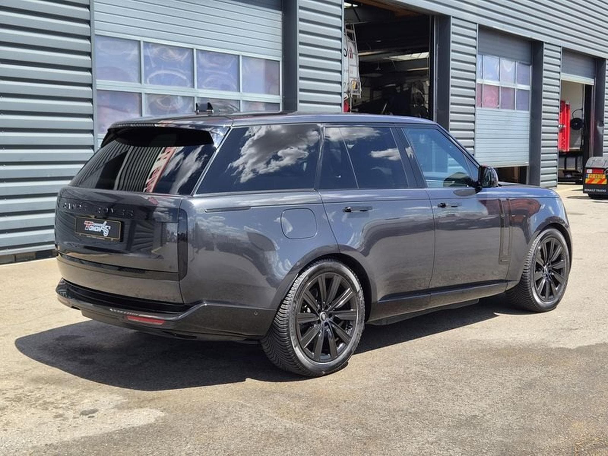 Land-Rover Range Rover P550e AUTOBIOGRAPHY (2024) - Photo 3