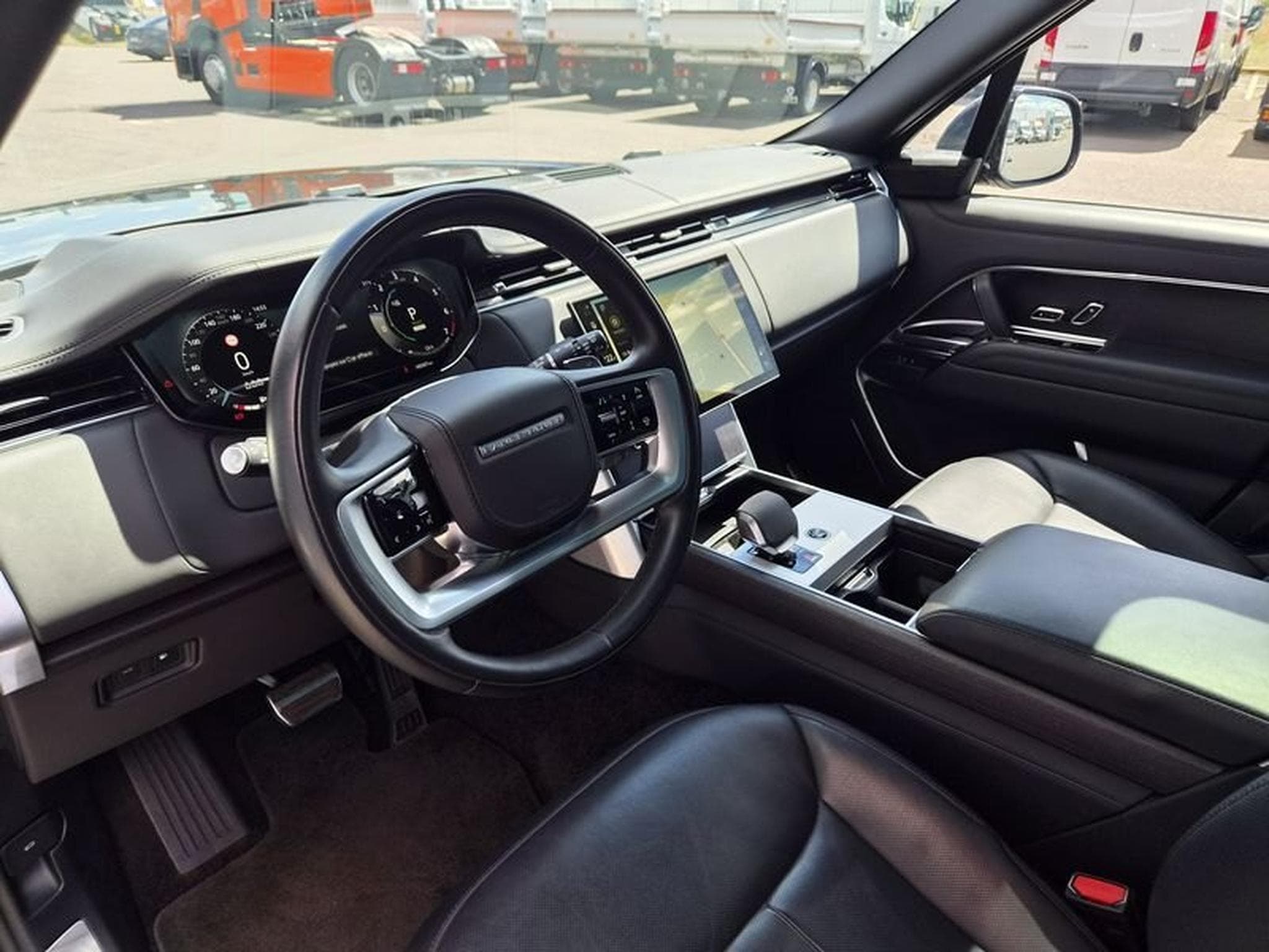 Land-Rover Range Rover P550e AUTOBIOGRAPHY (2024) - Photo 13