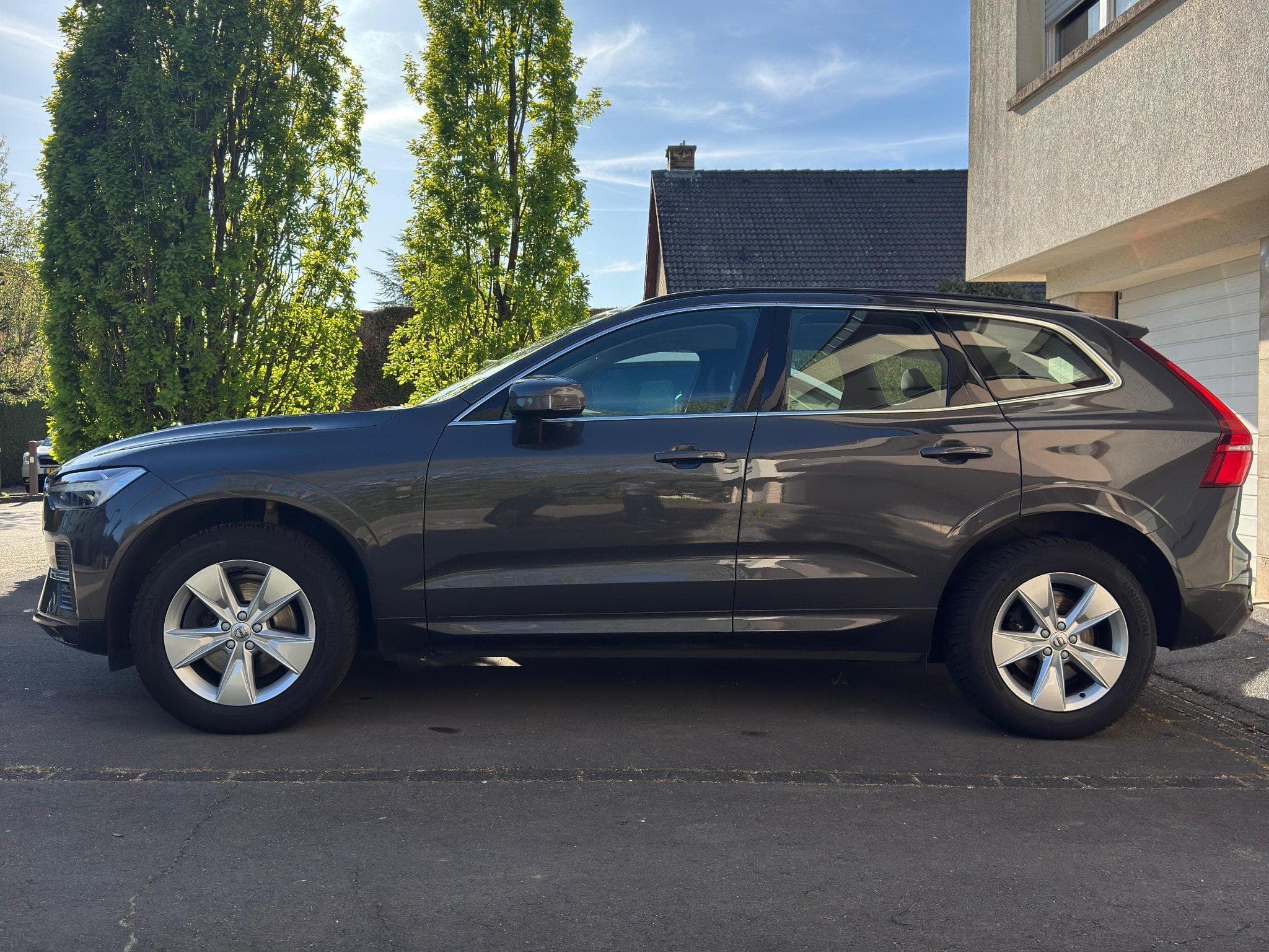 Volvo XC60 Core B4 Mild Hybrid Diesel Platinum Grey (2022) - Photo 4