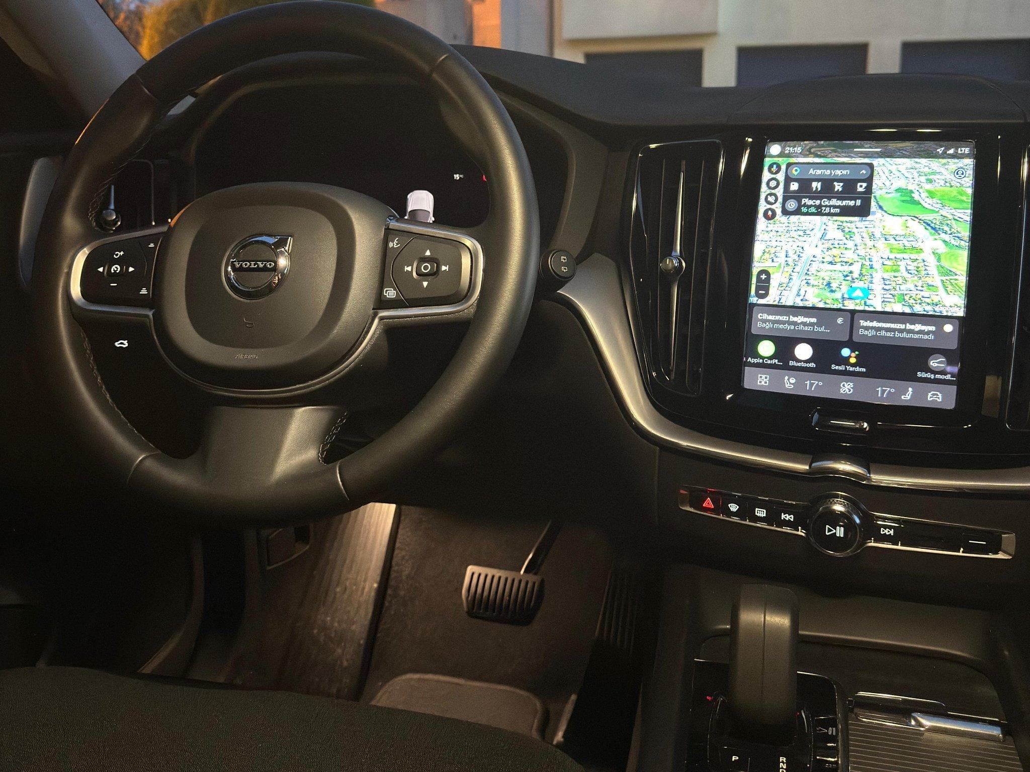 Volvo XC60 Core B4 Mild Hybrid Diesel Platinum Grey (2022) - Photo 15