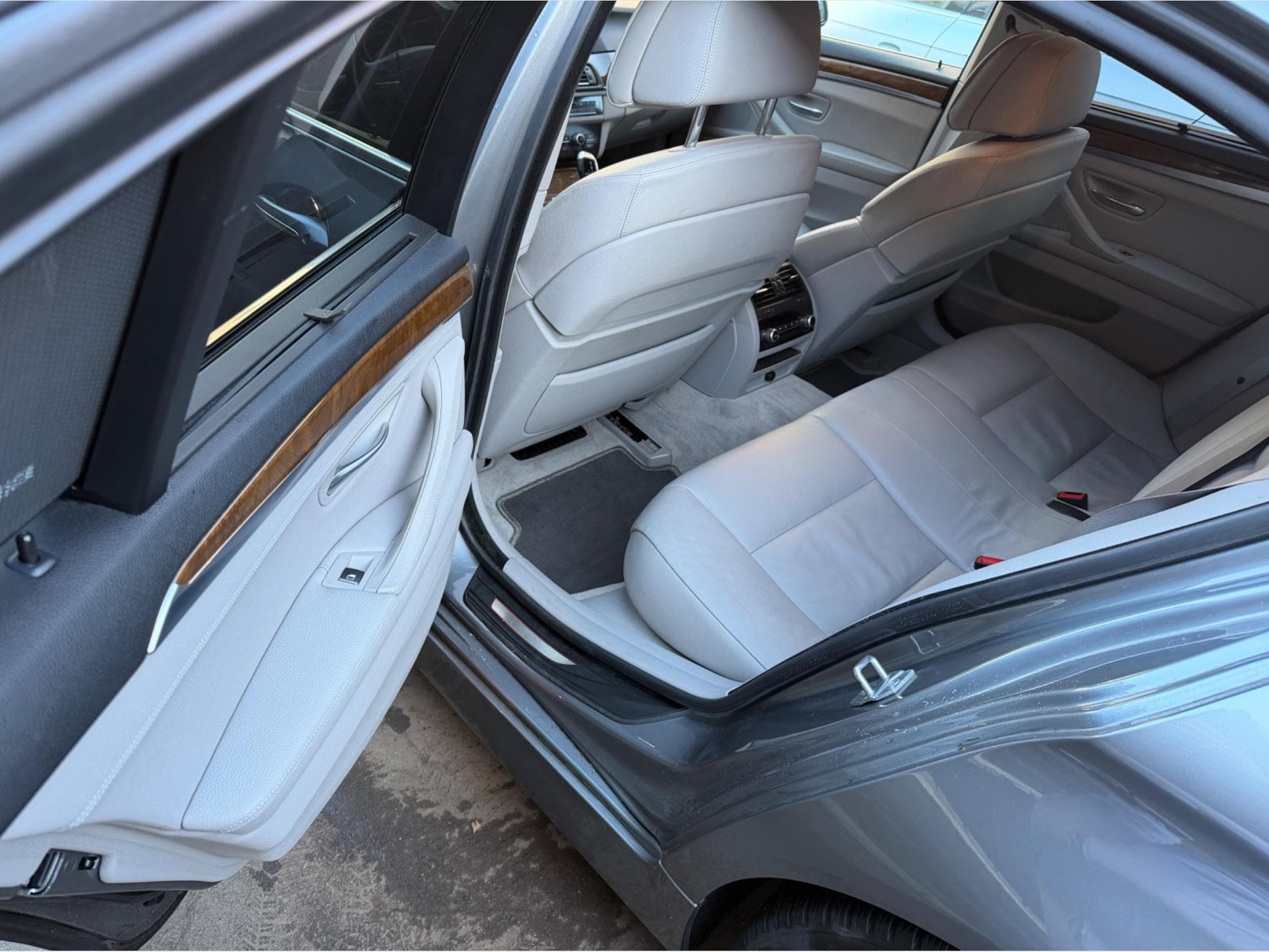 BMW 550 (2012) - Photo 2